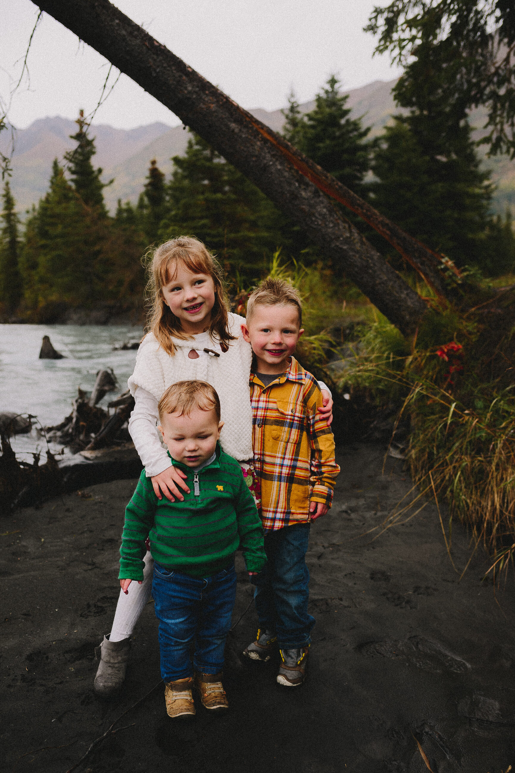north-fork-eagle-river-fall-family-session-alaska-photographer-way-up-north-photography (288).jpg