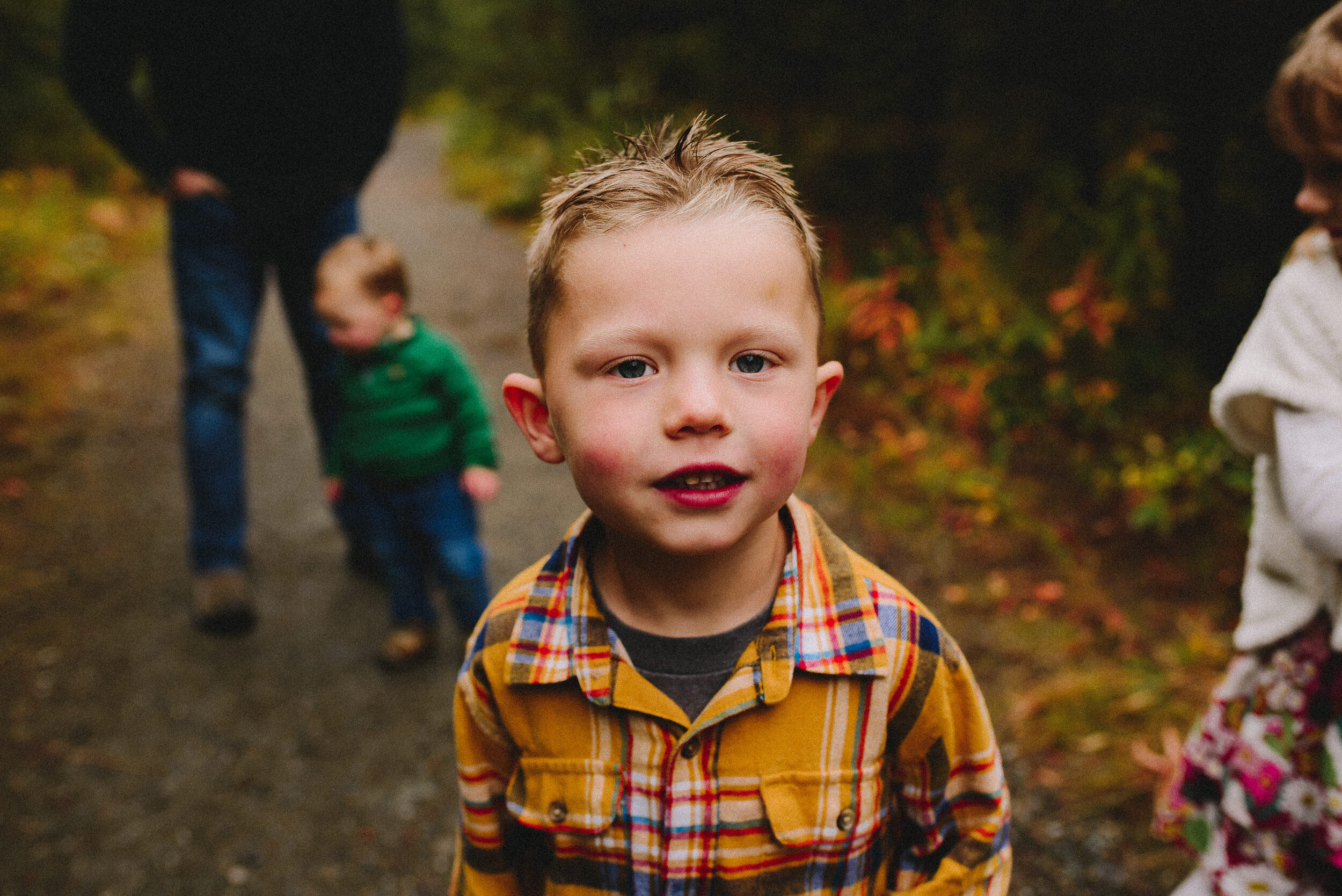 north-fork-eagle-river-fall-family-session-alaska-photographer-way-up-north-photography (373).jpg