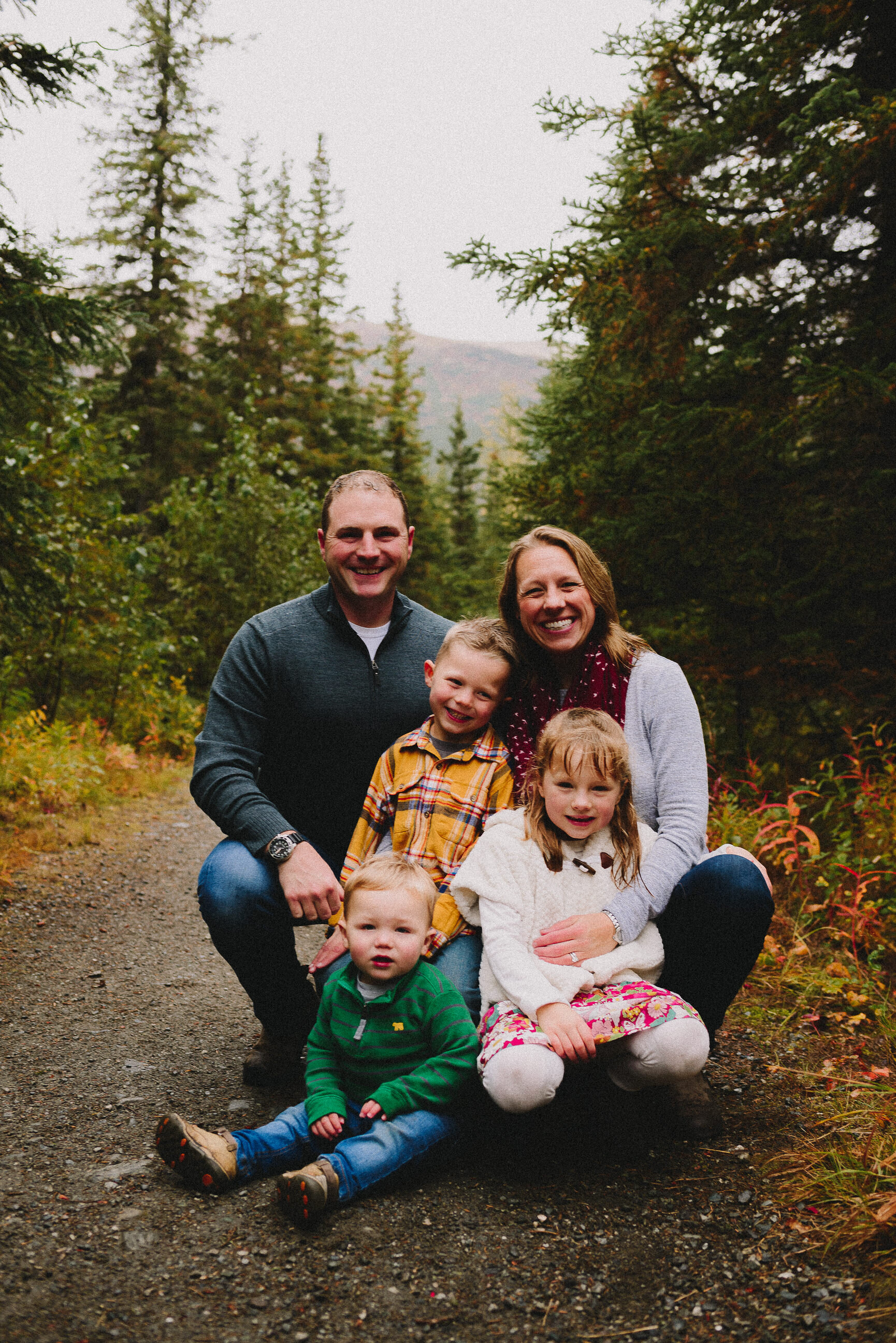 north-fork-eagle-river-fall-family-session-alaska-photographer-way-up-north-photography (388).jpg
