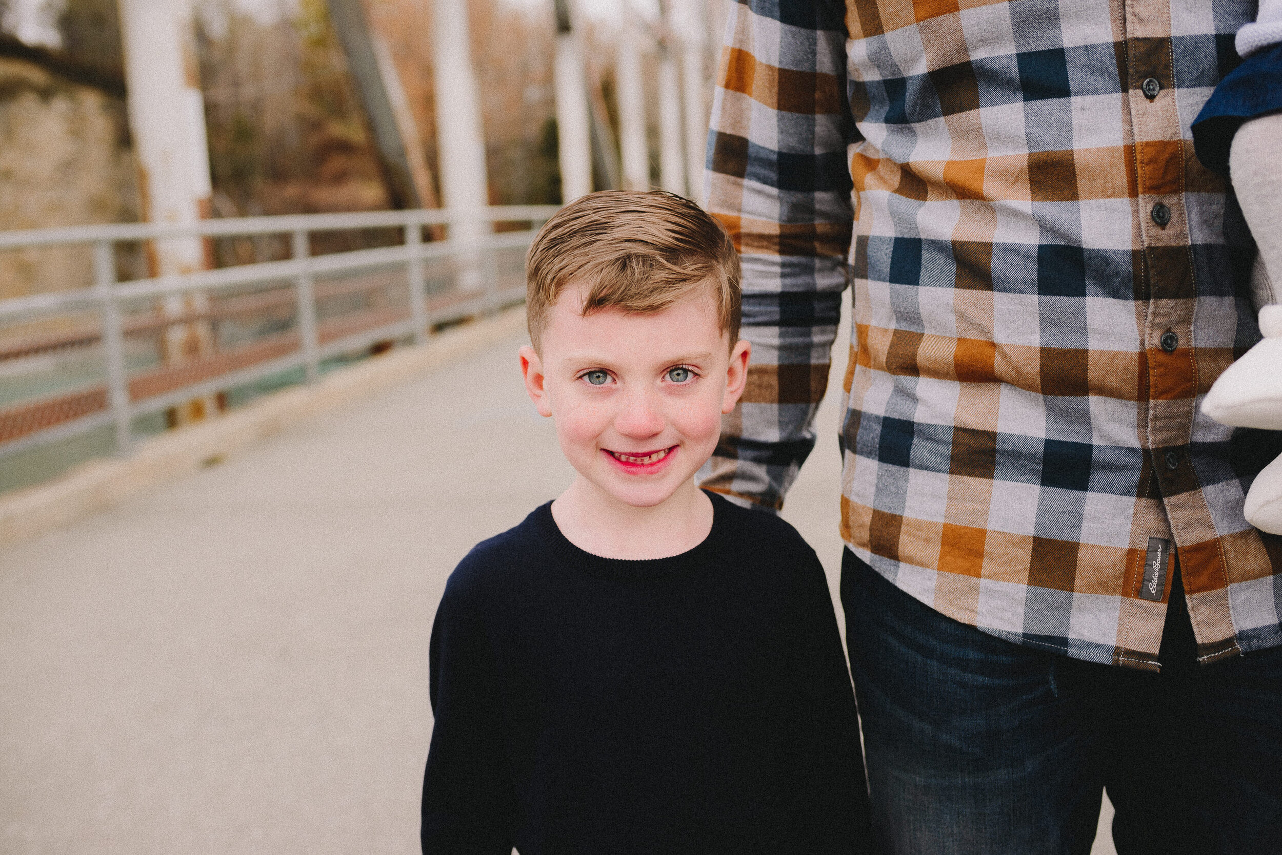 old-matanuska-bridge-palmer-alaska-family-session-way-up-north-photography (27).jpg