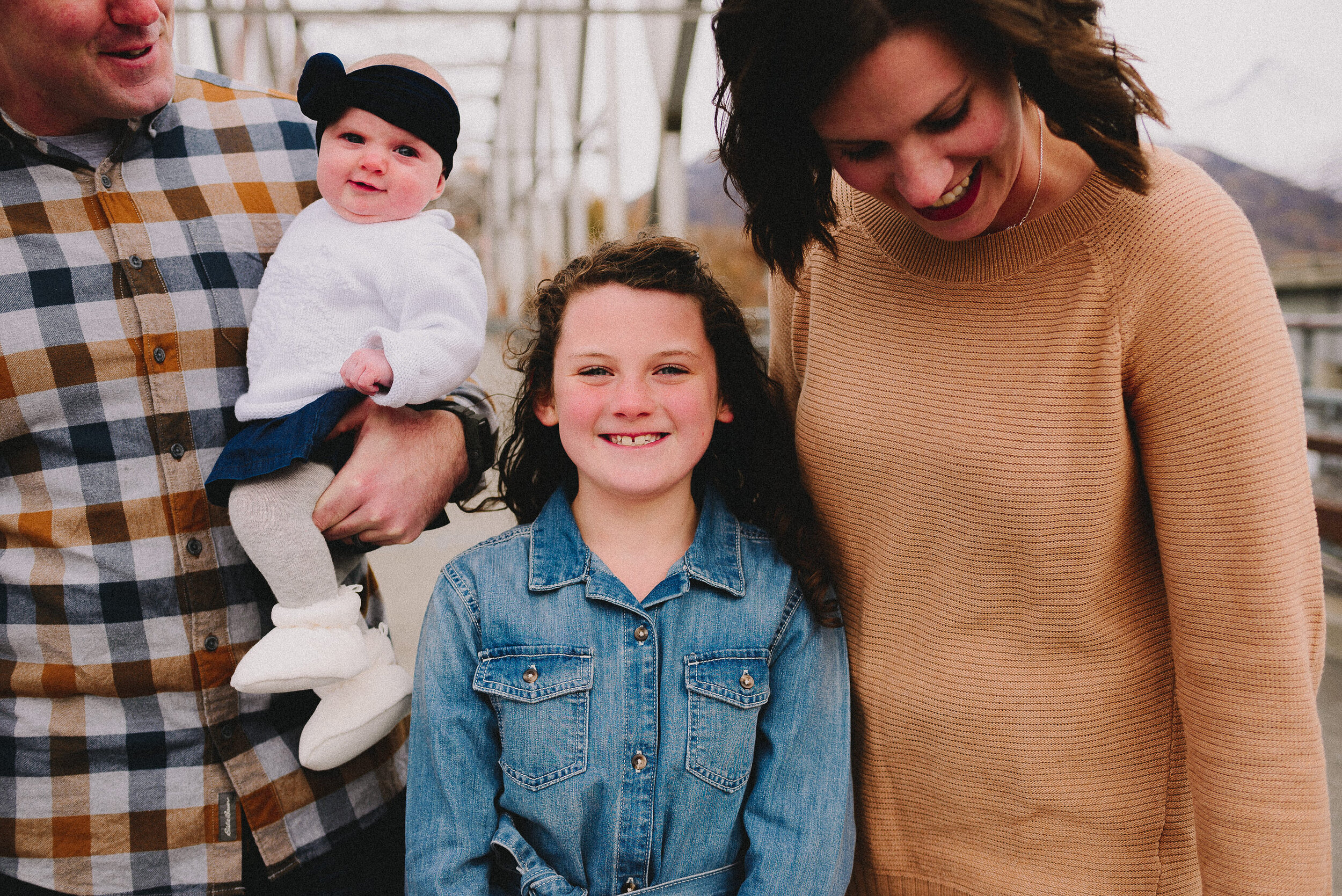 old-matanuska-bridge-palmer-alaska-family-session-way-up-north-photography (21).jpg