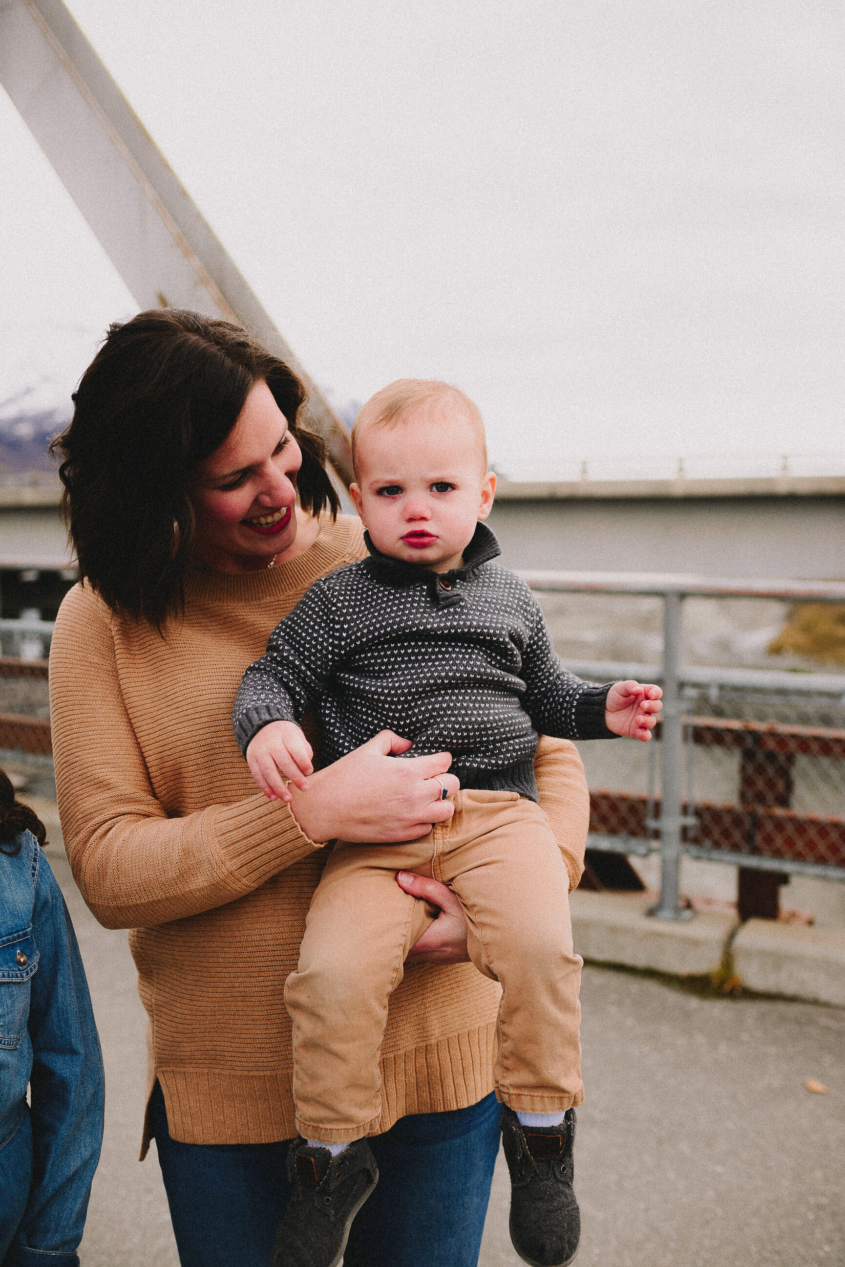 old-matanuska-bridge-palmer-alaska-family-session-way-up-north-photography (36).jpg