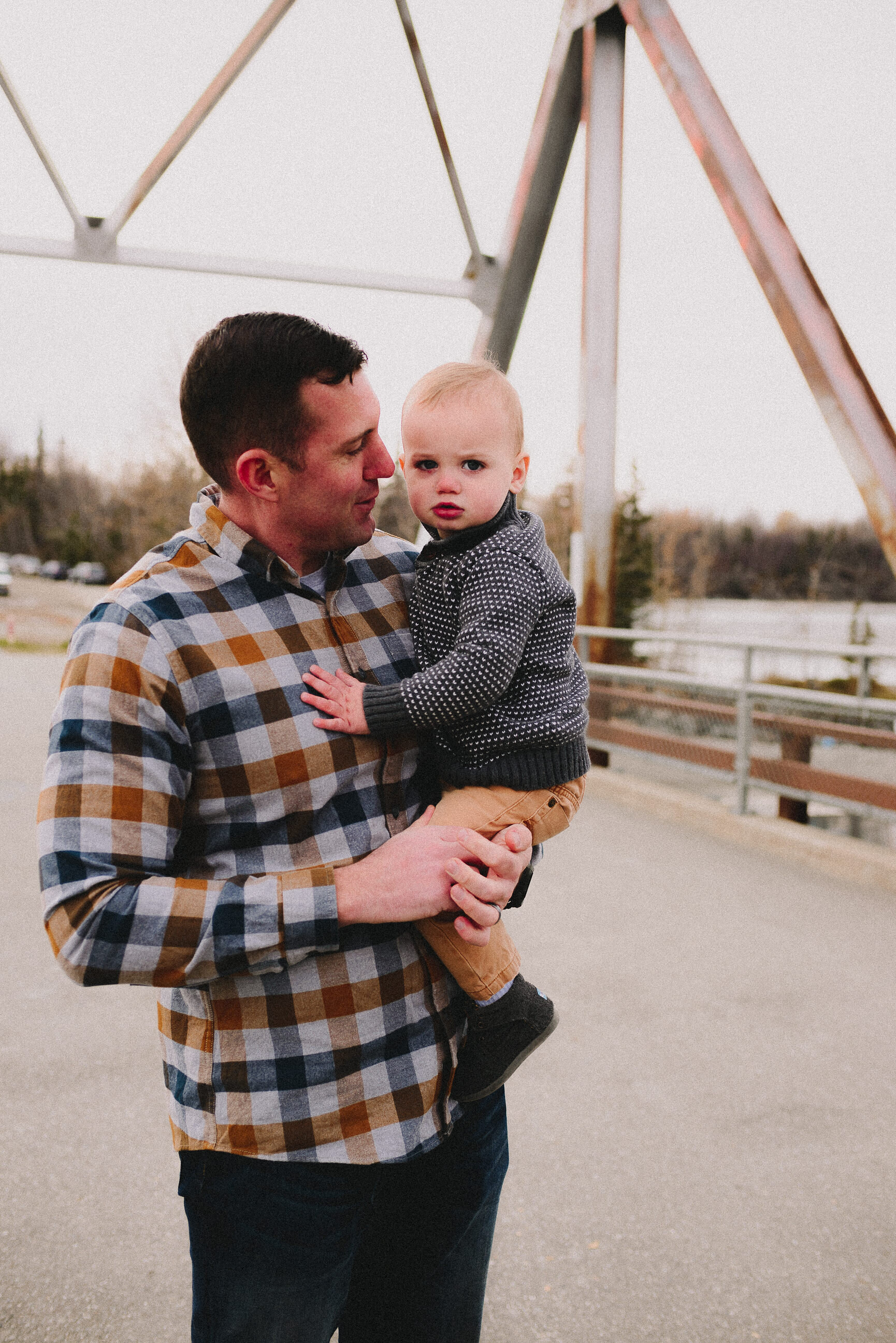 old-matanuska-bridge-palmer-alaska-family-session-way-up-north-photography (69).jpg