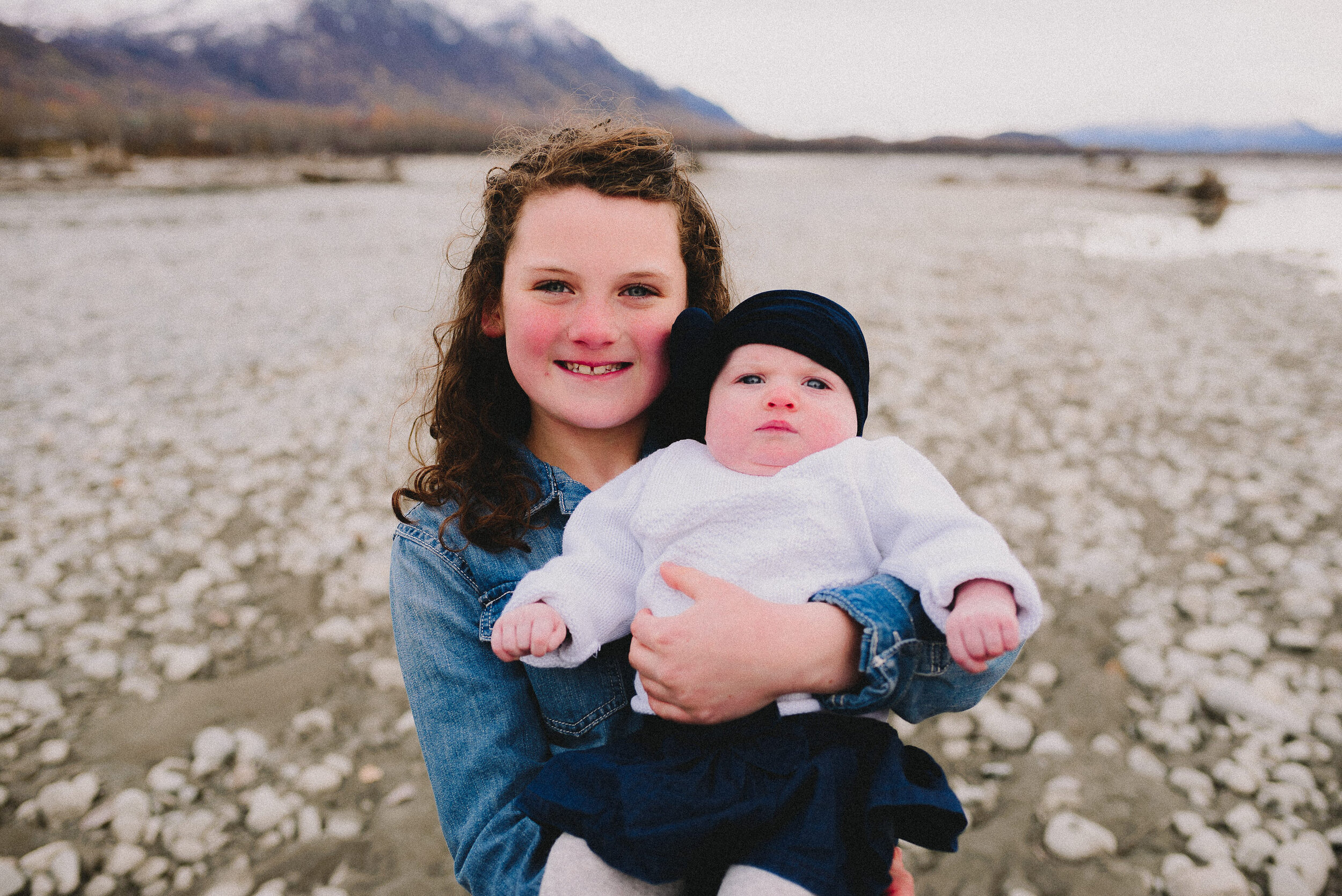 old-matanuska-bridge-palmer-alaska-family-session-way-up-north-photography (169).jpg