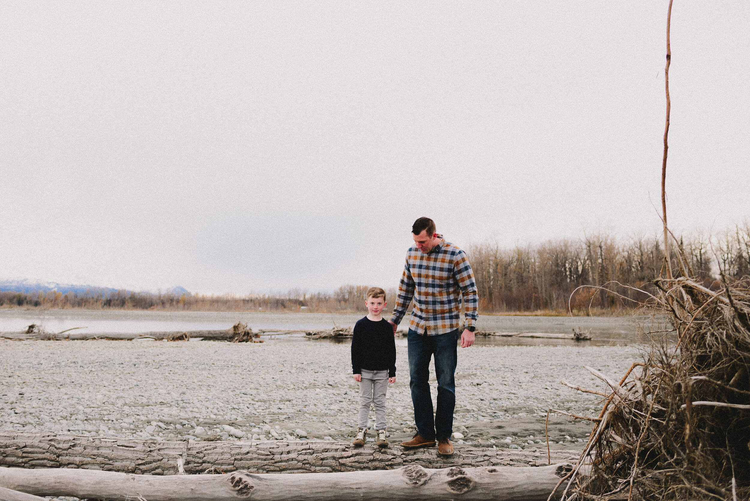 old-matanuska-bridge-palmer-alaska-family-session-way-up-north-photography (230).jpg