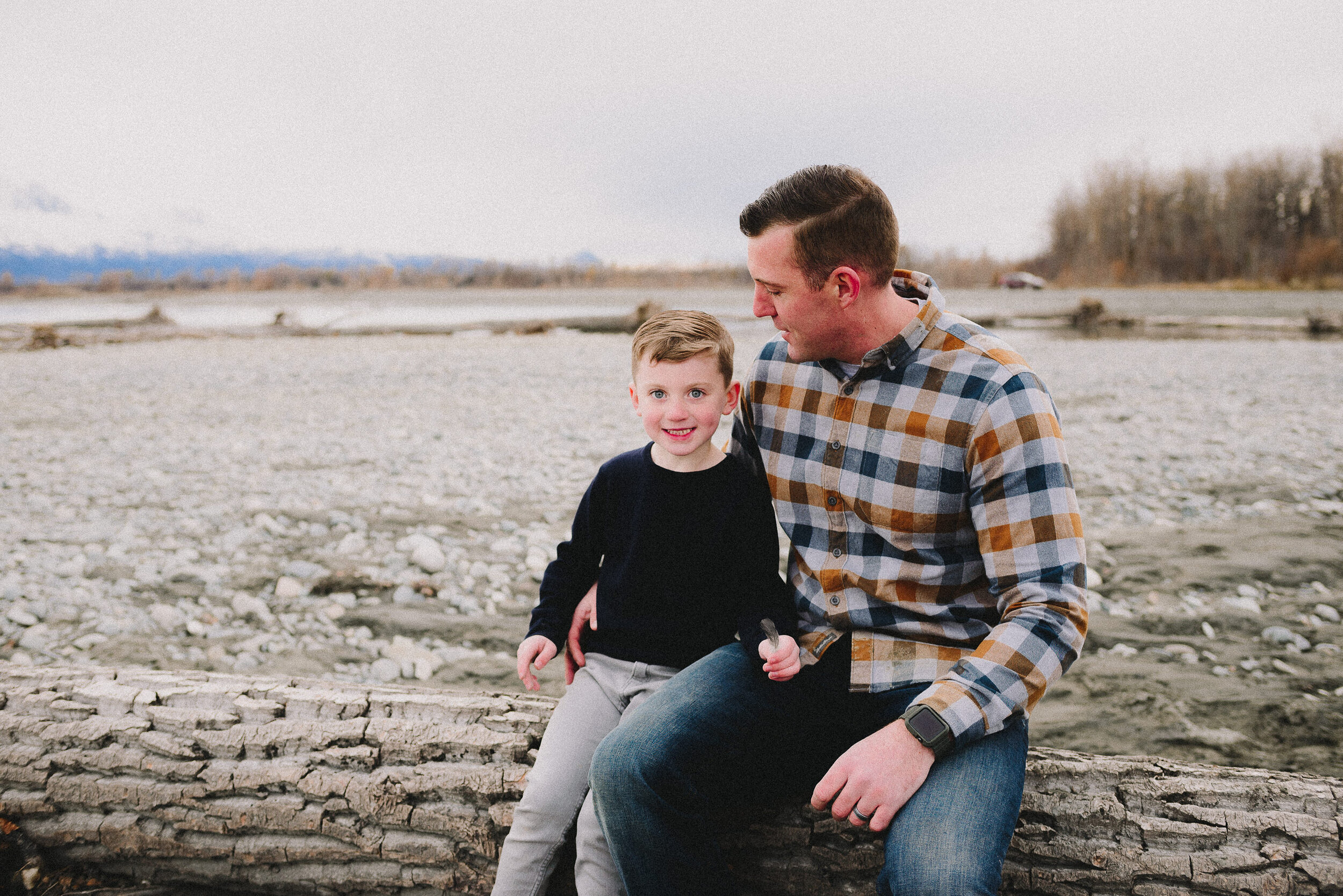 old-matanuska-bridge-palmer-alaska-family-session-way-up-north-photography (232).jpg