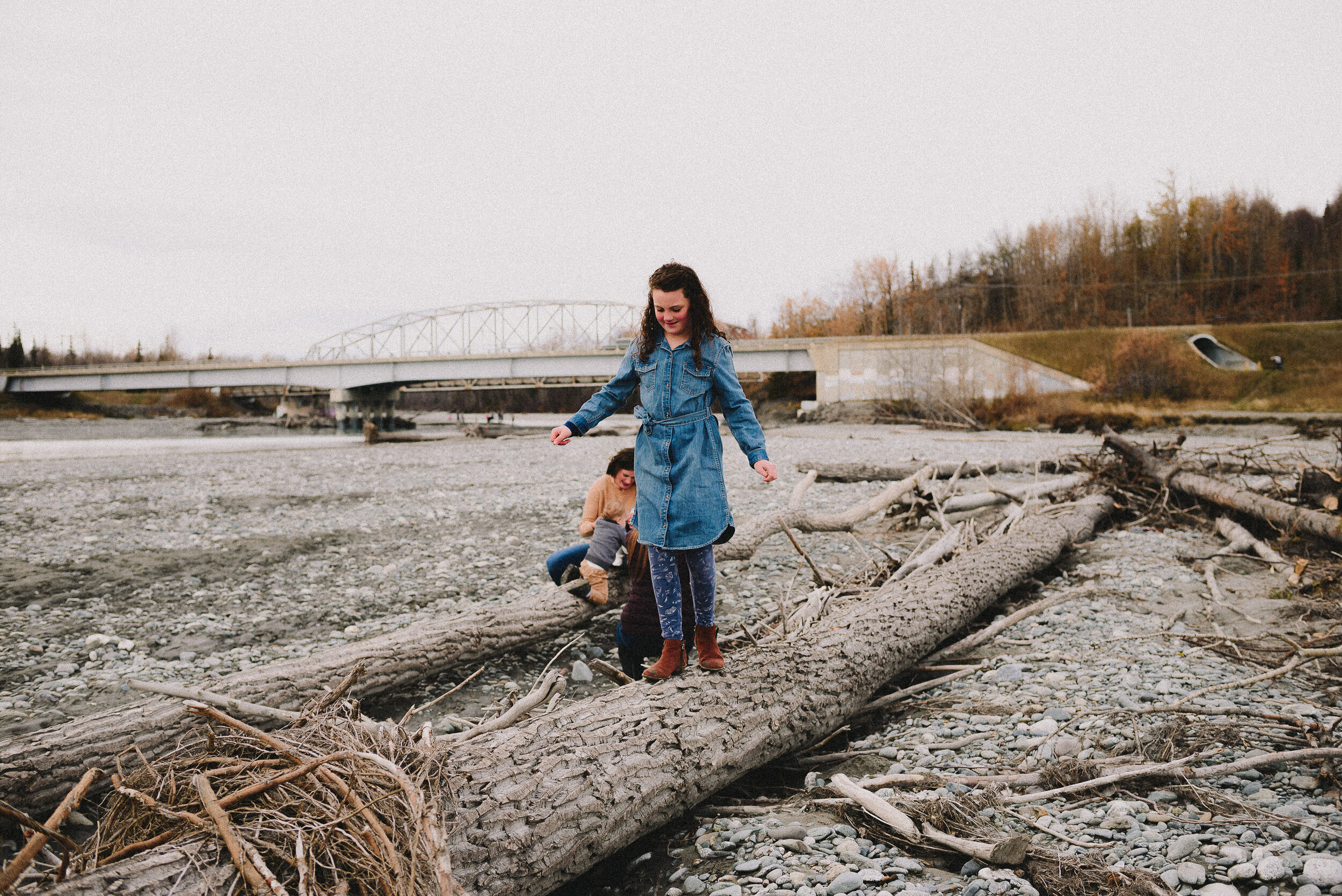 old-matanuska-bridge-palmer-alaska-family-session-way-up-north-photography (243).jpg