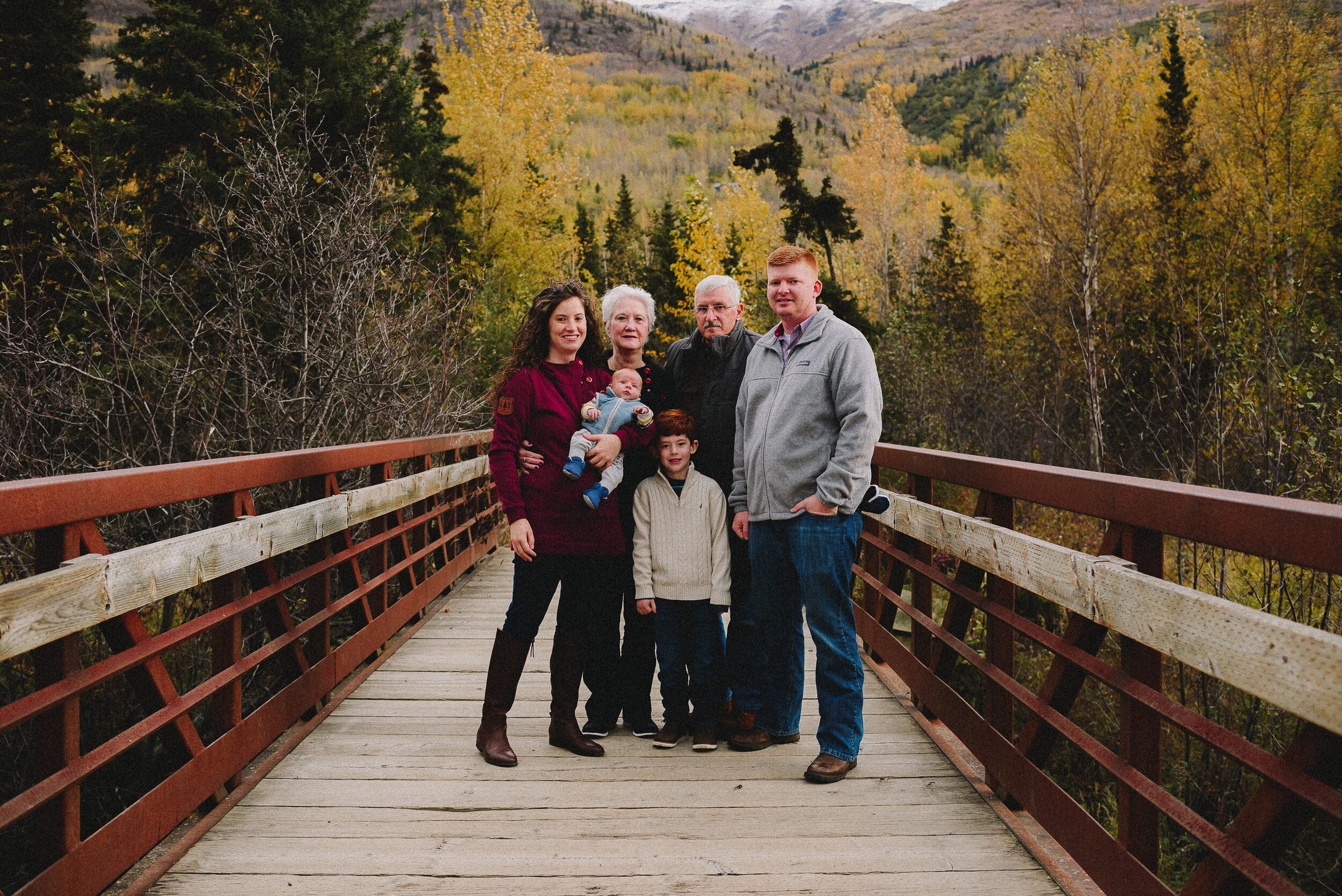 north-fork-eagle-river-fall-family-session-alaska-photographer-way-up-north-photography (11).jpg
