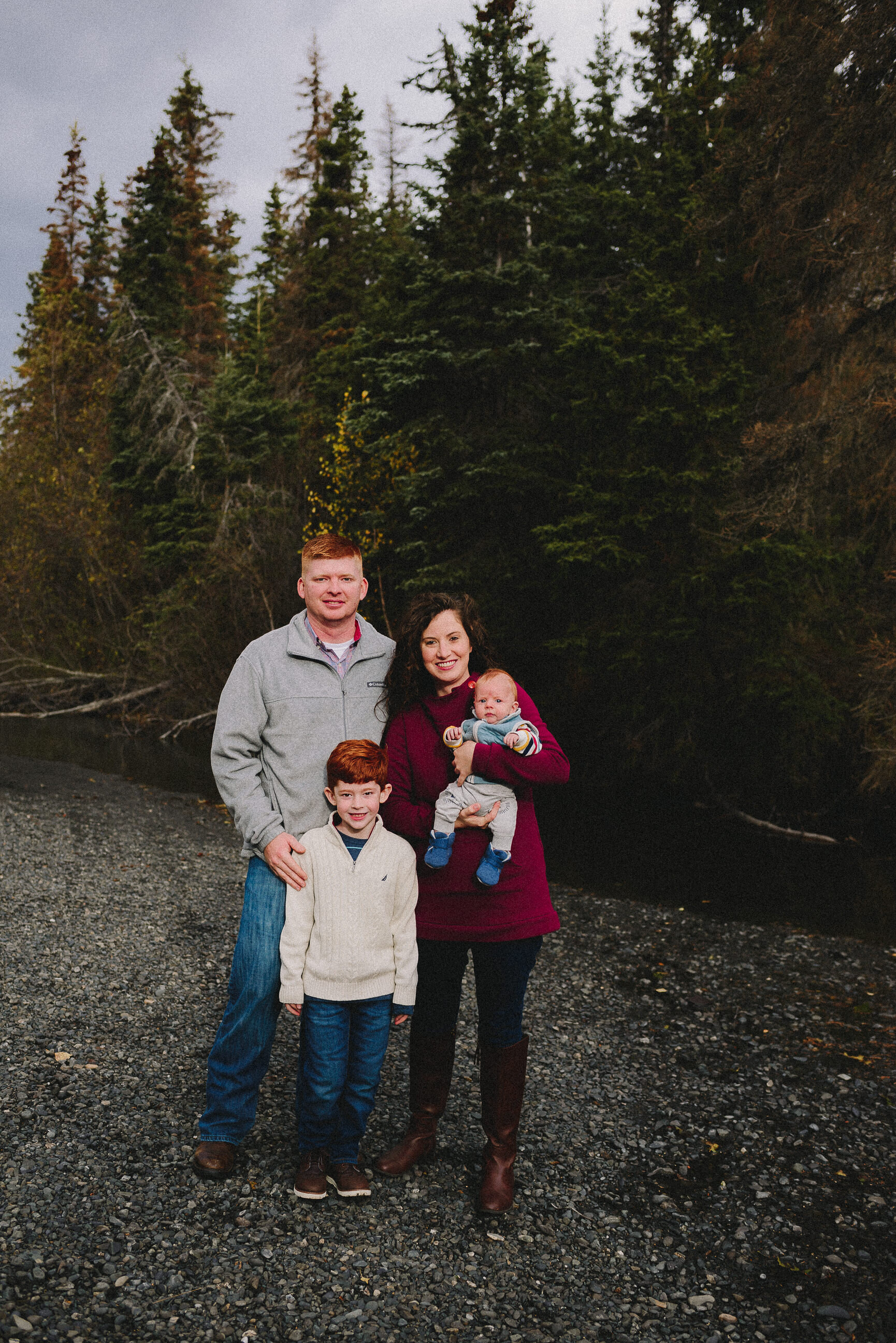 north-fork-eagle-river-fall-family-session-alaska-photographer-way-up-north-photography (21).jpg