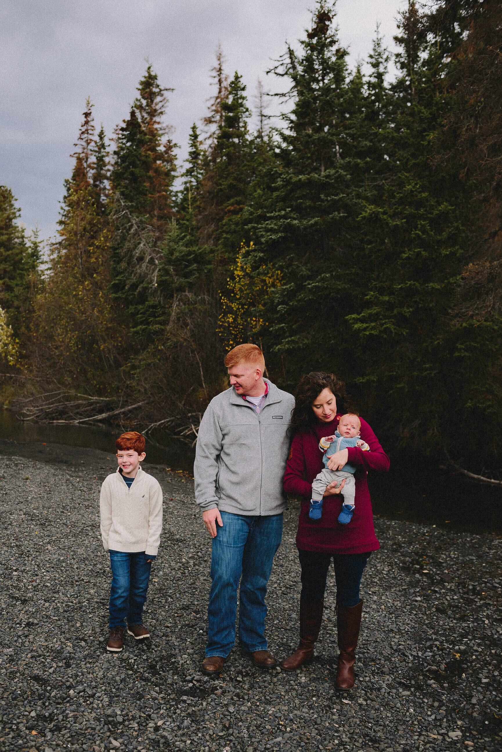north-fork-eagle-river-fall-family-session-alaska-photographer-way-up-north-photography (27).jpg