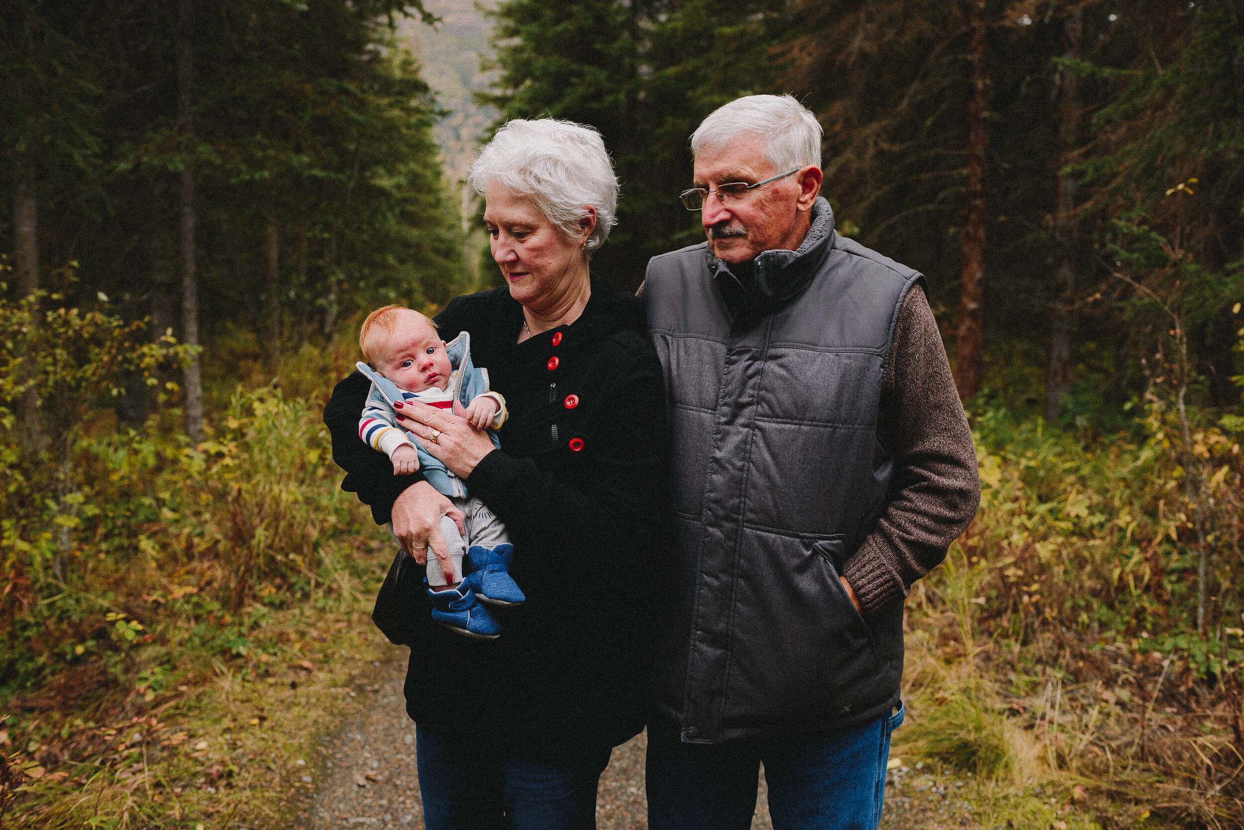 north-fork-eagle-river-fall-family-session-alaska-photographer-way-up-north-photography (133).jpg