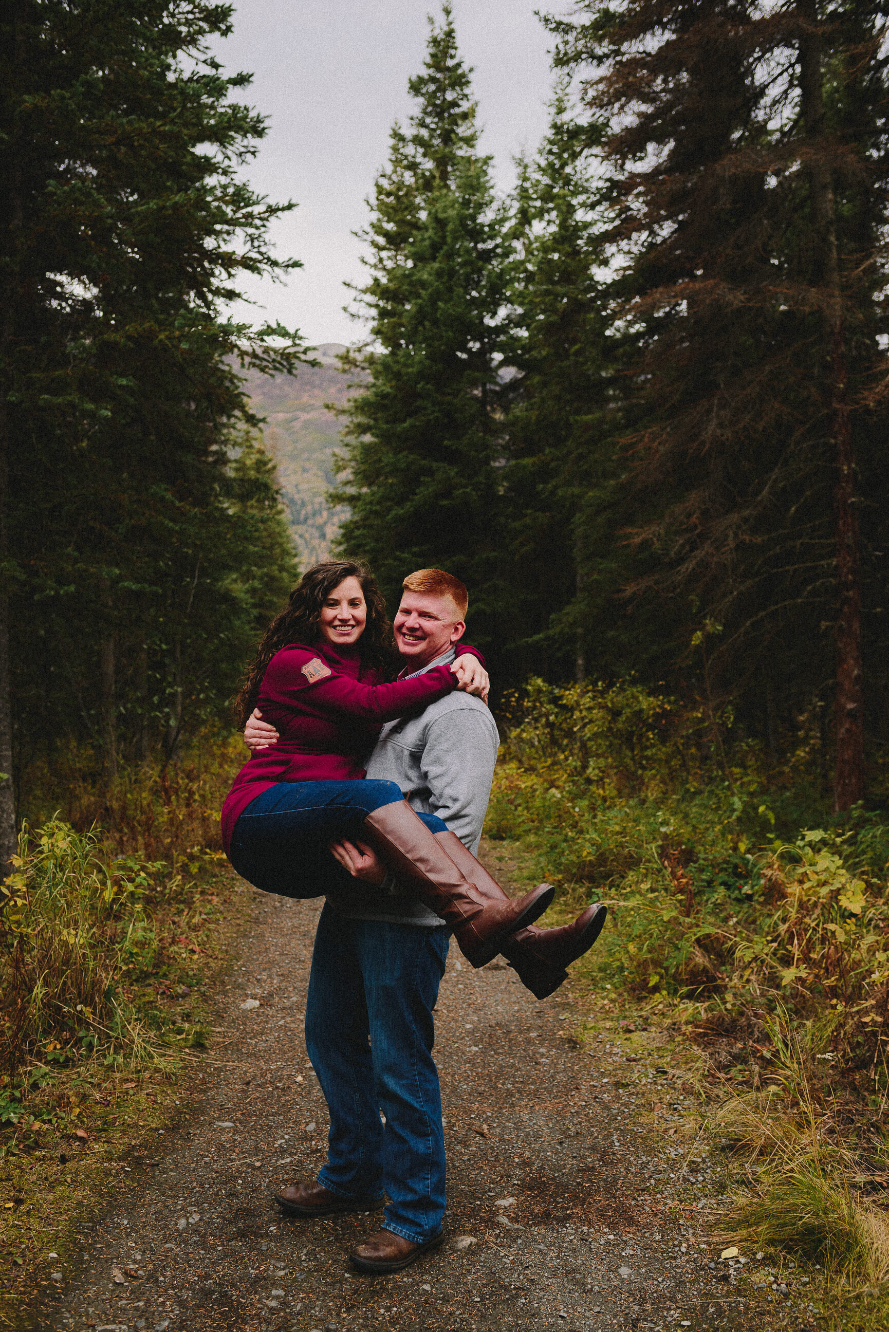 north-fork-eagle-river-fall-family-session-alaska-photographer-way-up-north-photography (162).jpg