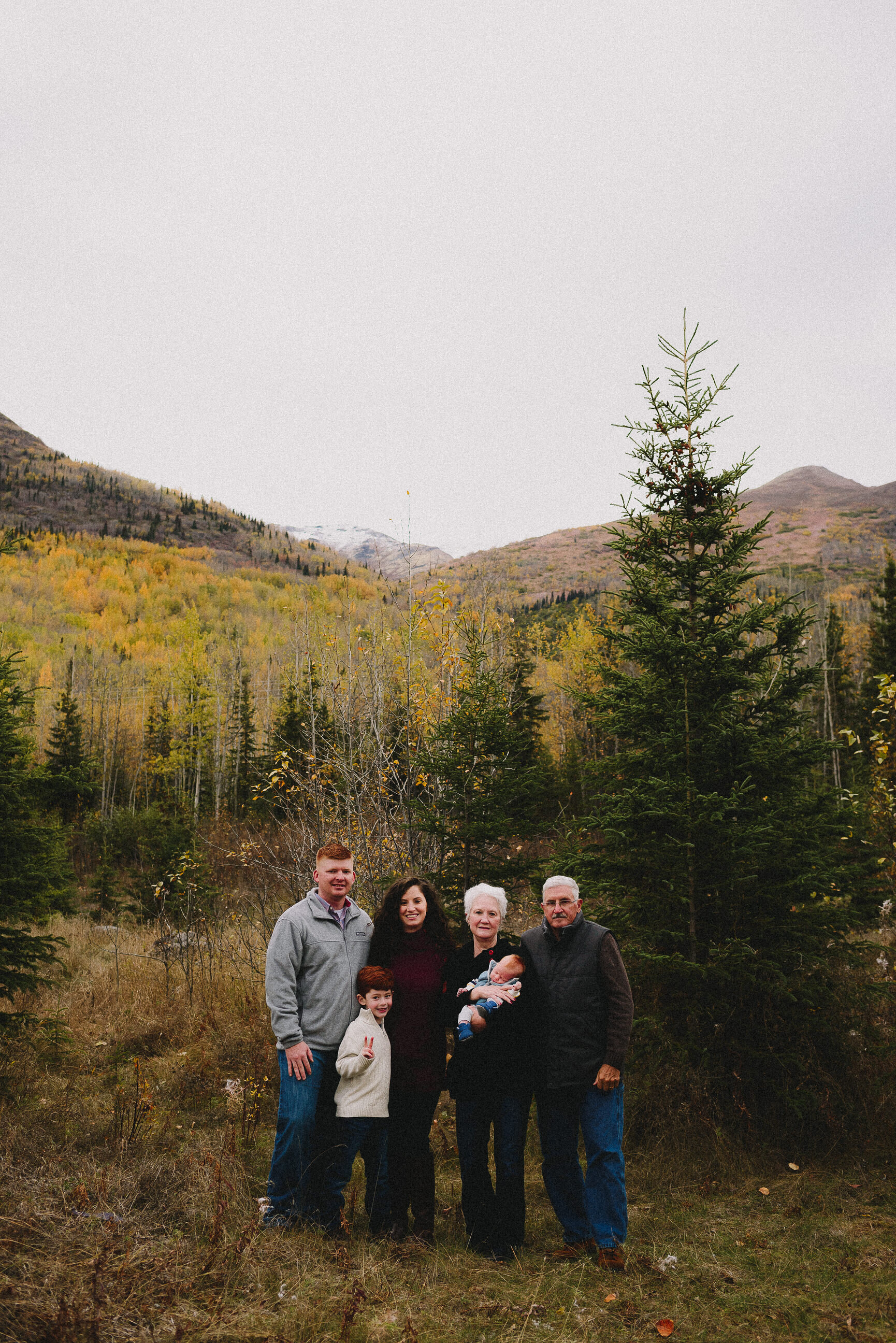 north-fork-eagle-river-fall-family-session-alaska-photographer-way-up-north-photography (170).jpg