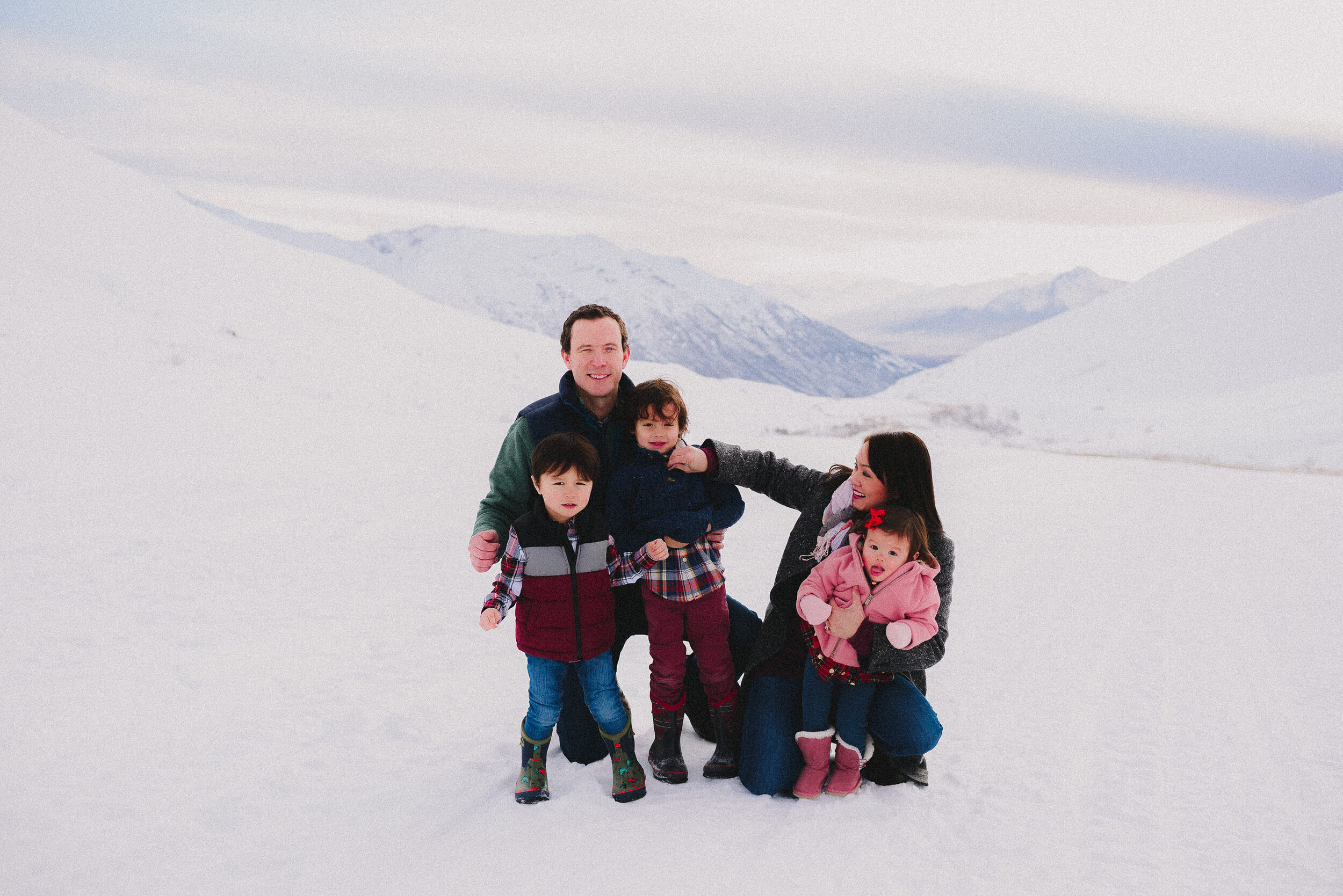 hatcher-pass-lodge-winter-family-session-alaska-photographer-way-up-north-photography (22).jpg