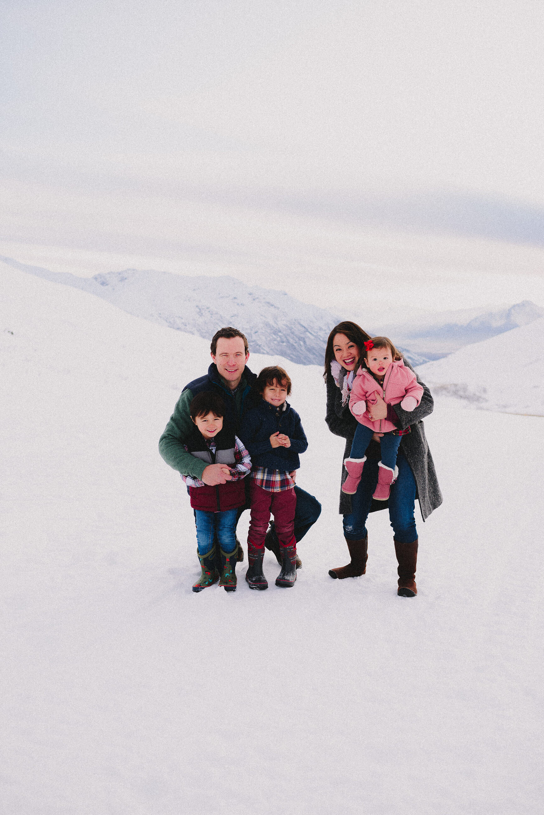 hatcher-pass-lodge-winter-family-session-alaska-photographer-way-up-north-photography (35).jpg