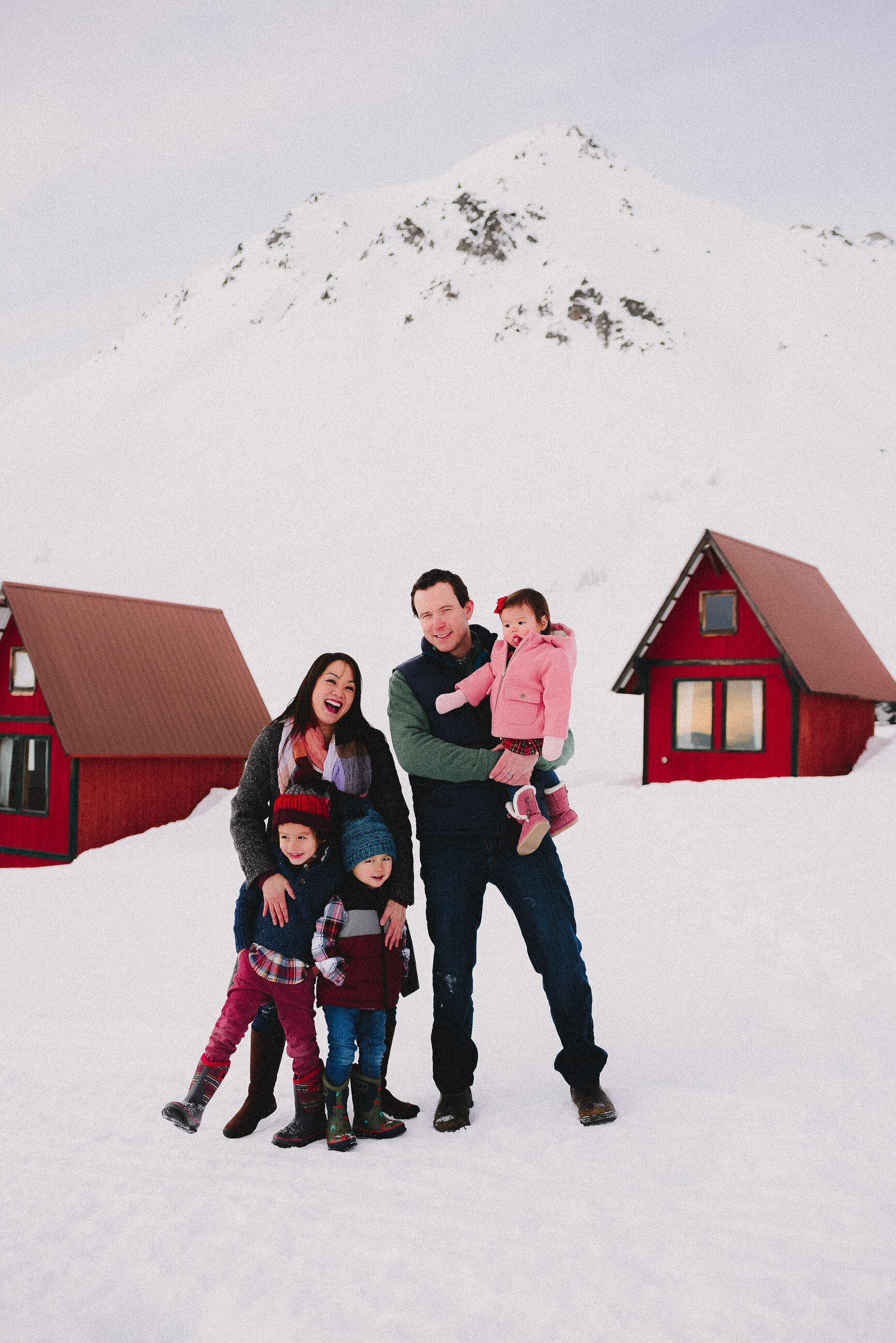 hatcher-pass-lodge-winter-family-session-alaska-photographer-way-up-north-photography (49).jpg