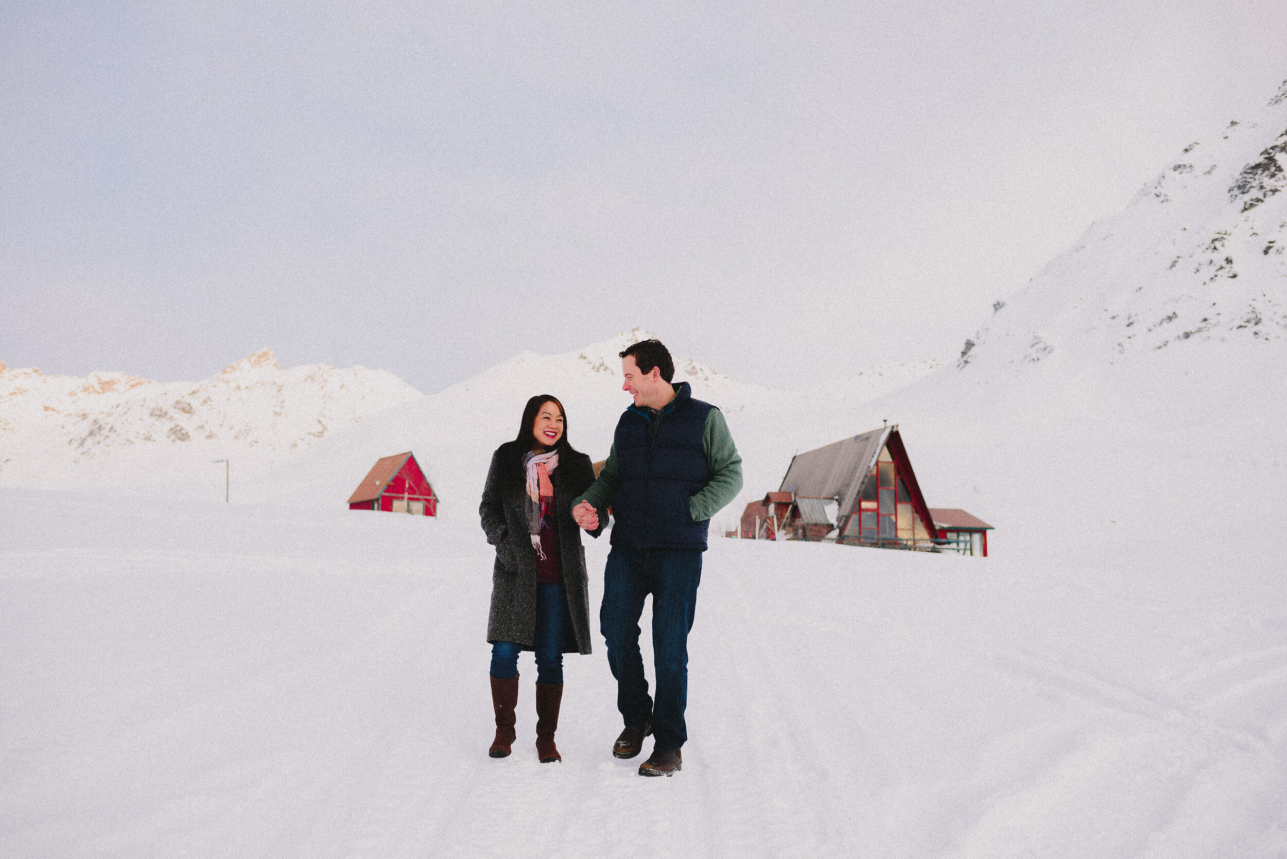 hatcher-pass-lodge-winter-family-session-alaska-photographer-way-up-north-photography (185).jpg