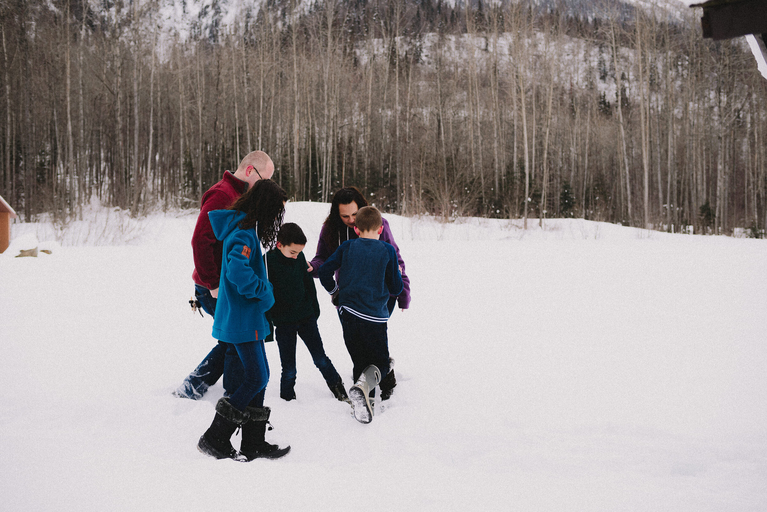 eklutna-tailrace-winter-family-session-palmer-alaska-photographer-way-up-north-photography (139).jpg