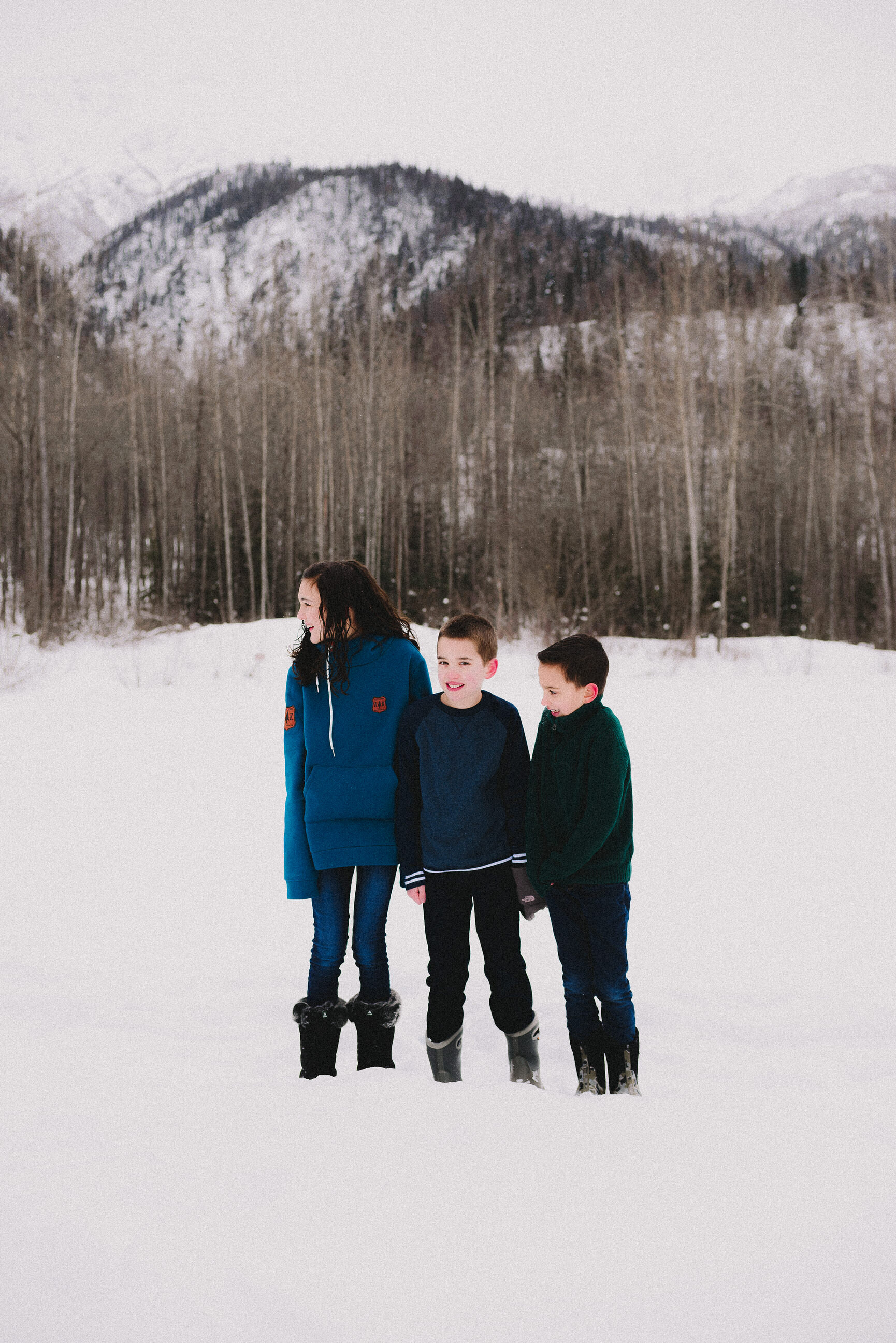 eklutna-tailrace-winter-family-session-palmer-alaska-photographer-way-up-north-photography (148).jpg