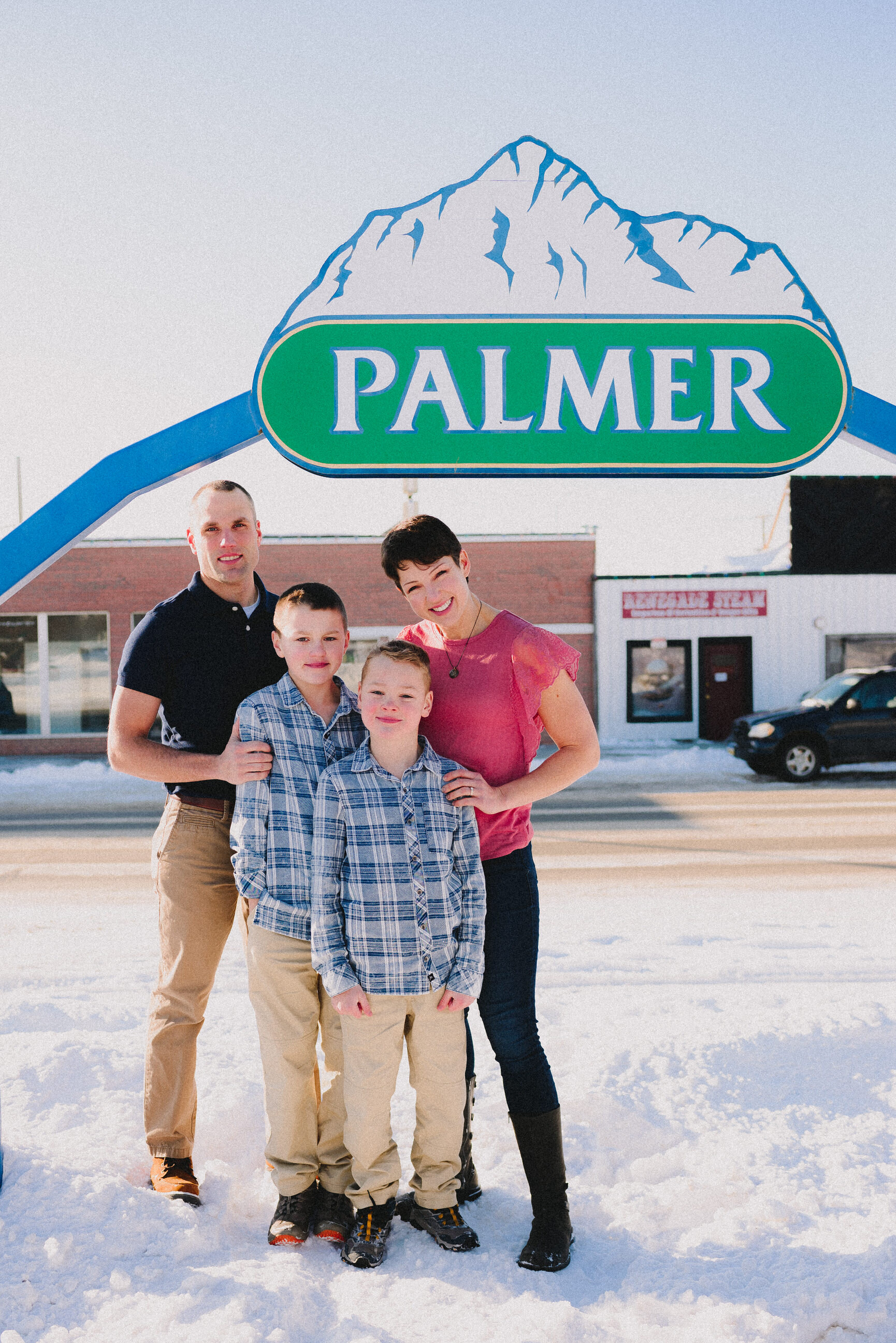 downtown-palmer-alaska-family-session-alaska-photographer-way-up-north-photography (7).jpg