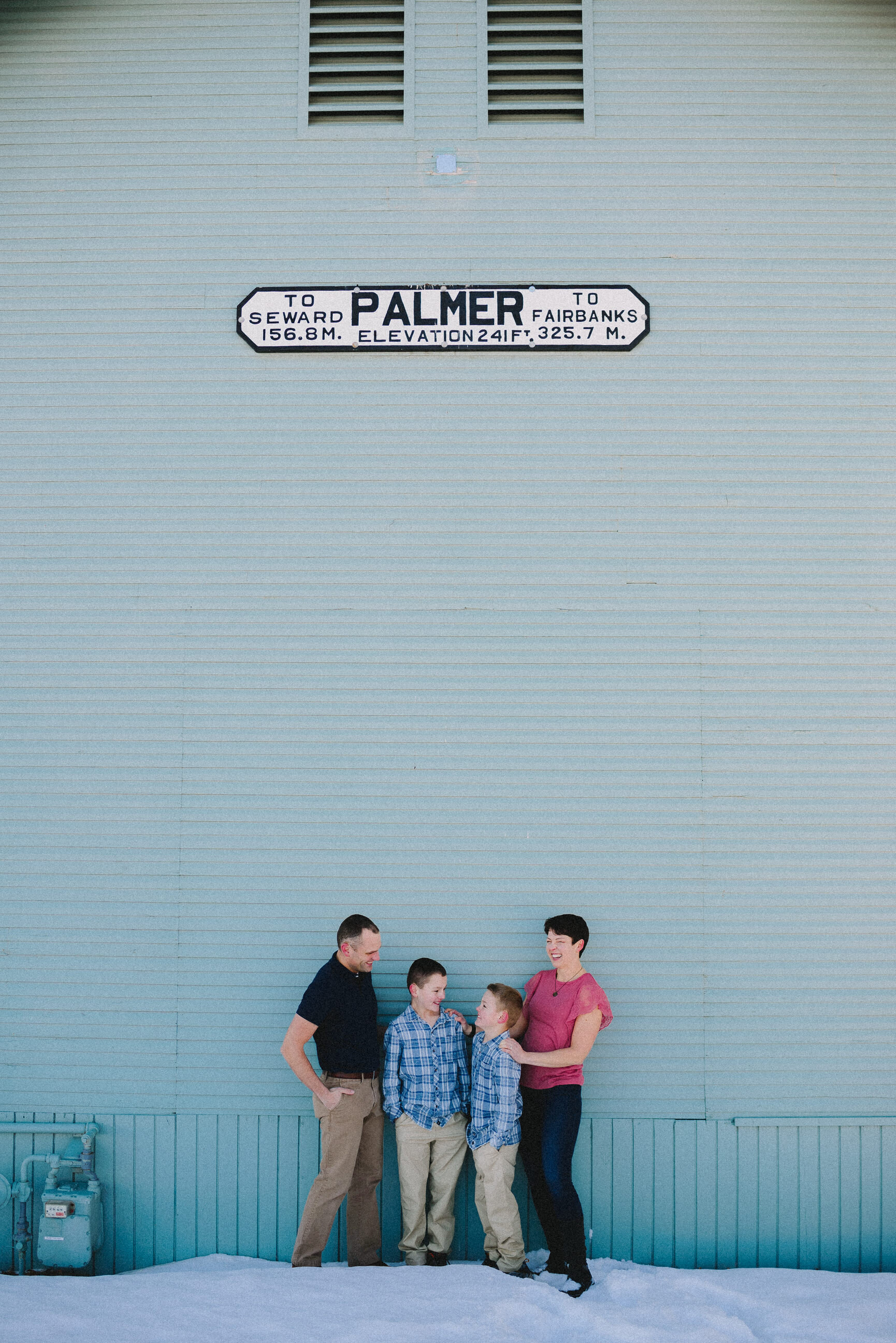 downtown-palmer-alaska-family-session-alaska-photographer-way-up-north-photography (62).jpg