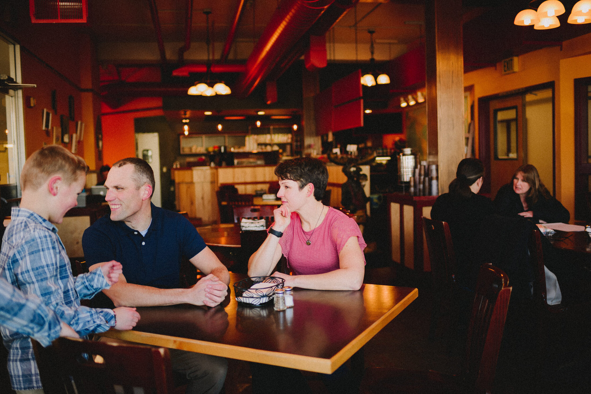 downtown-palmer-alaska-family-session-alaska-photographer-way-up-north-photography (75).jpg