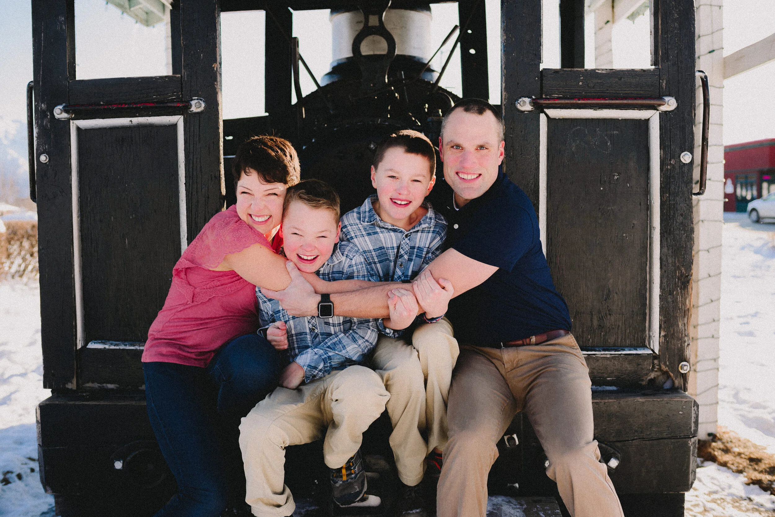 Bushatz | Downtown Palmer Family Session (Published!)