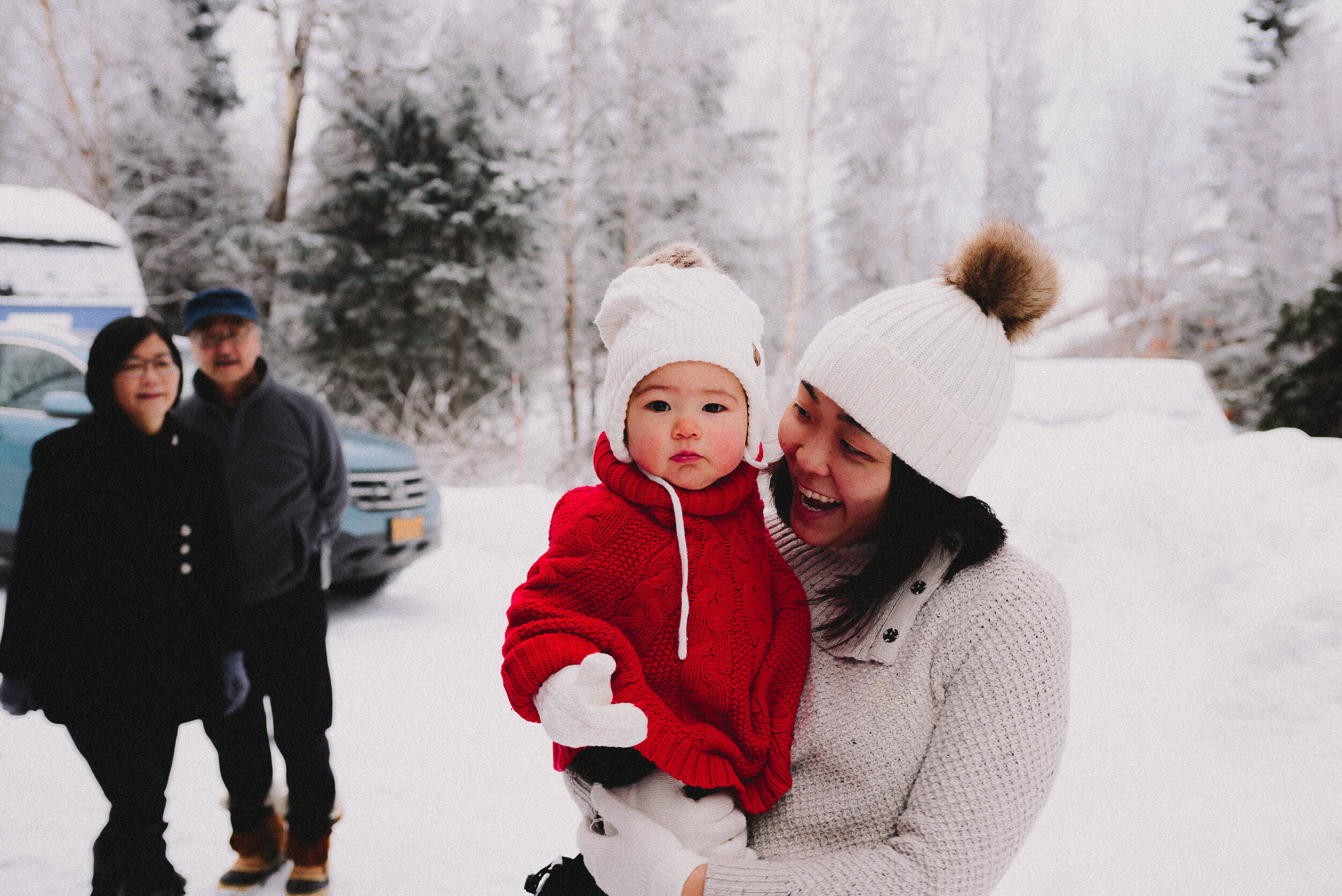 anchorage-in-home-winter-family-session-alaska-photographer-way-up-north-photography (3).jpg