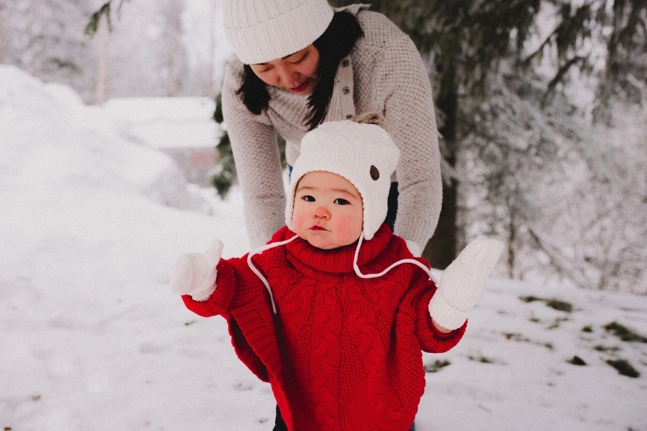 anchorage-in-home-winter-family-session-alaska-photographer-way-up-north-photography (30).jpg