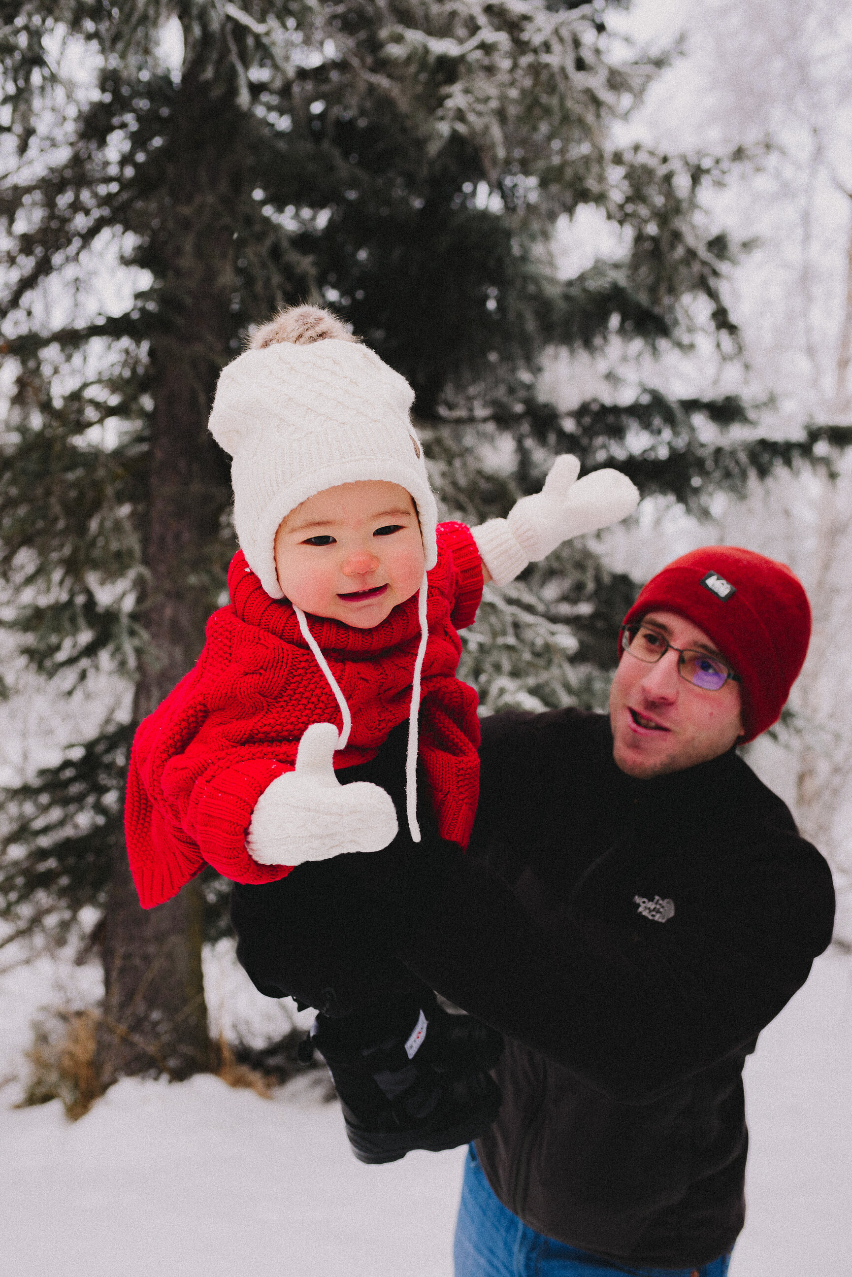 anchorage-in-home-winter-family-session-alaska-photographer-way-up-north-photography (47).jpg