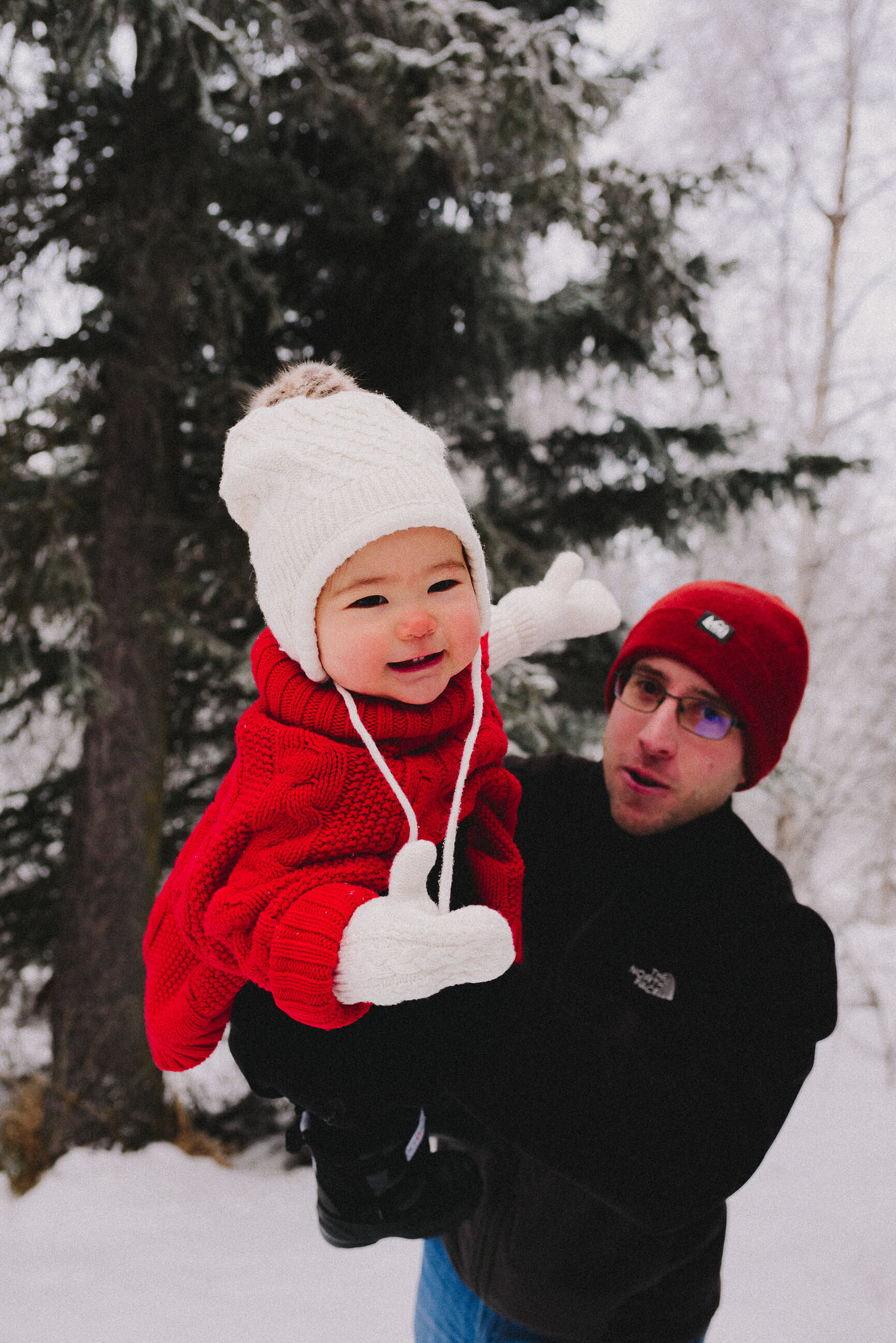 anchorage-in-home-winter-family-session-alaska-photographer-way-up-north-photography (50).jpg