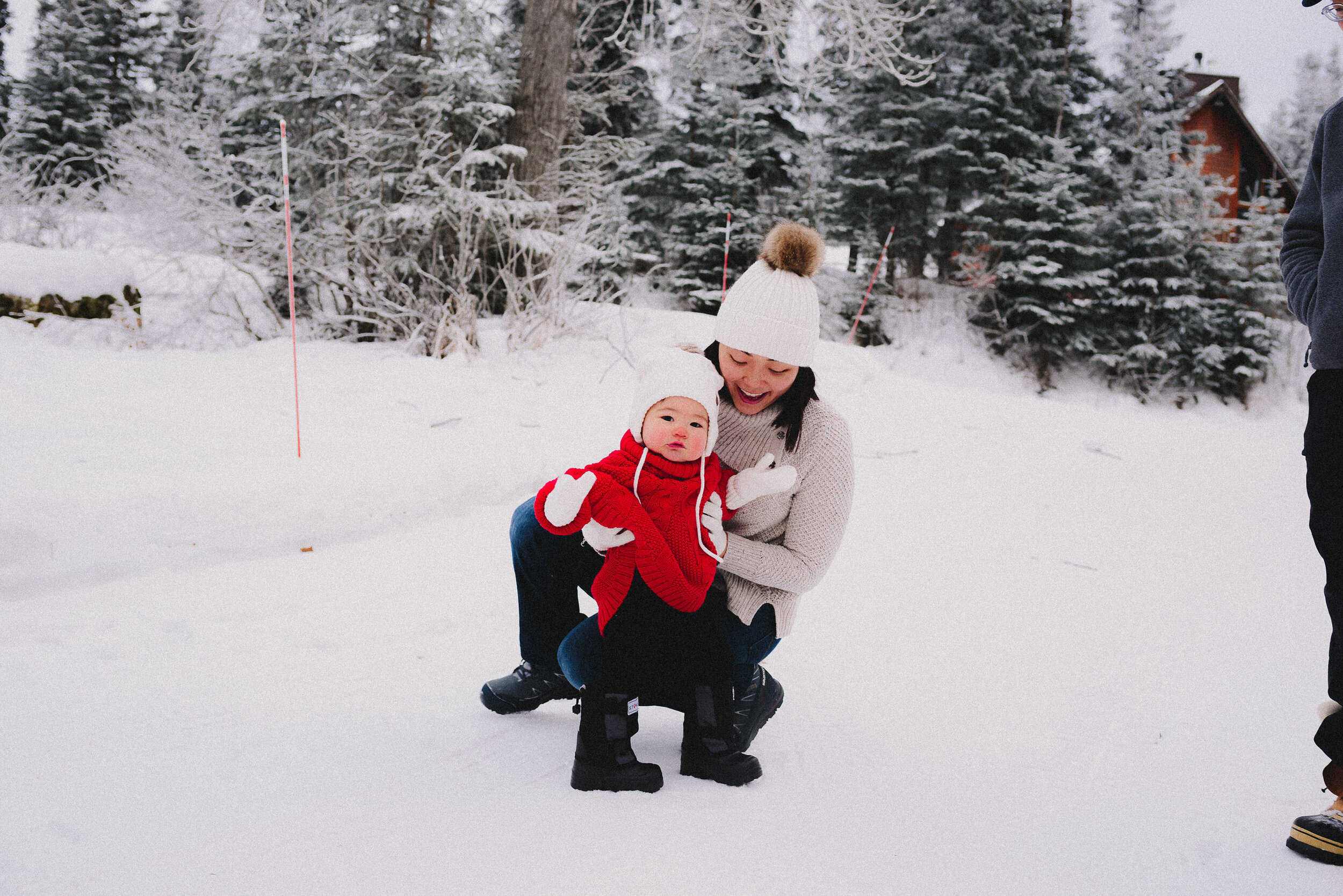 anchorage-in-home-winter-family-session-alaska-photographer-way-up-north-photography (210).jpg