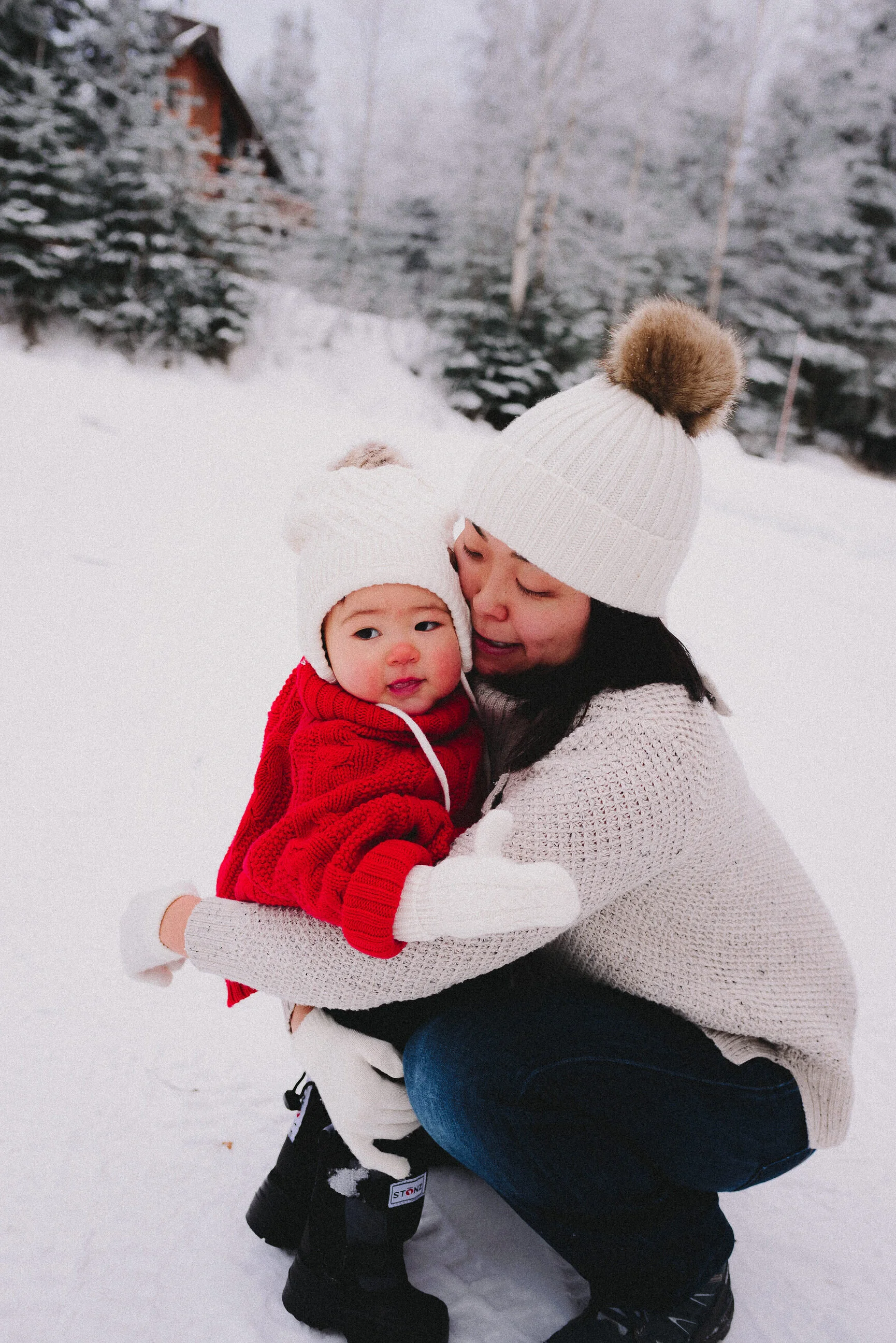 anchorage-in-home-winter-family-session-alaska-photographer-way-up-north-photography (220).jpg