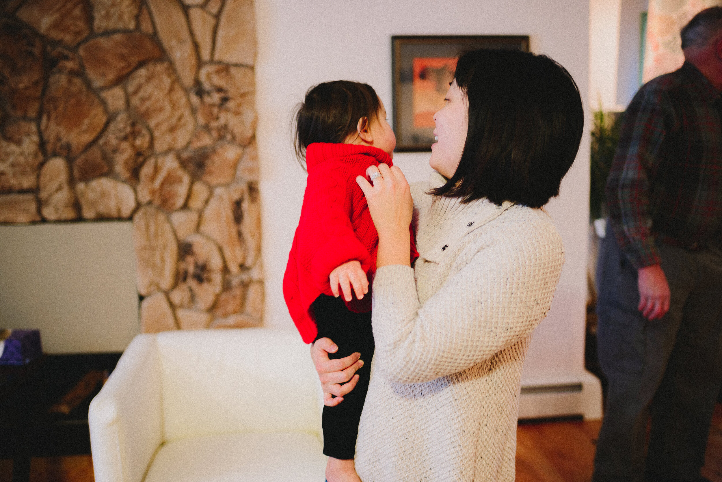 anchorage-in-home-winter-family-session-alaska-photographer-way-up-north-photography (252).jpg