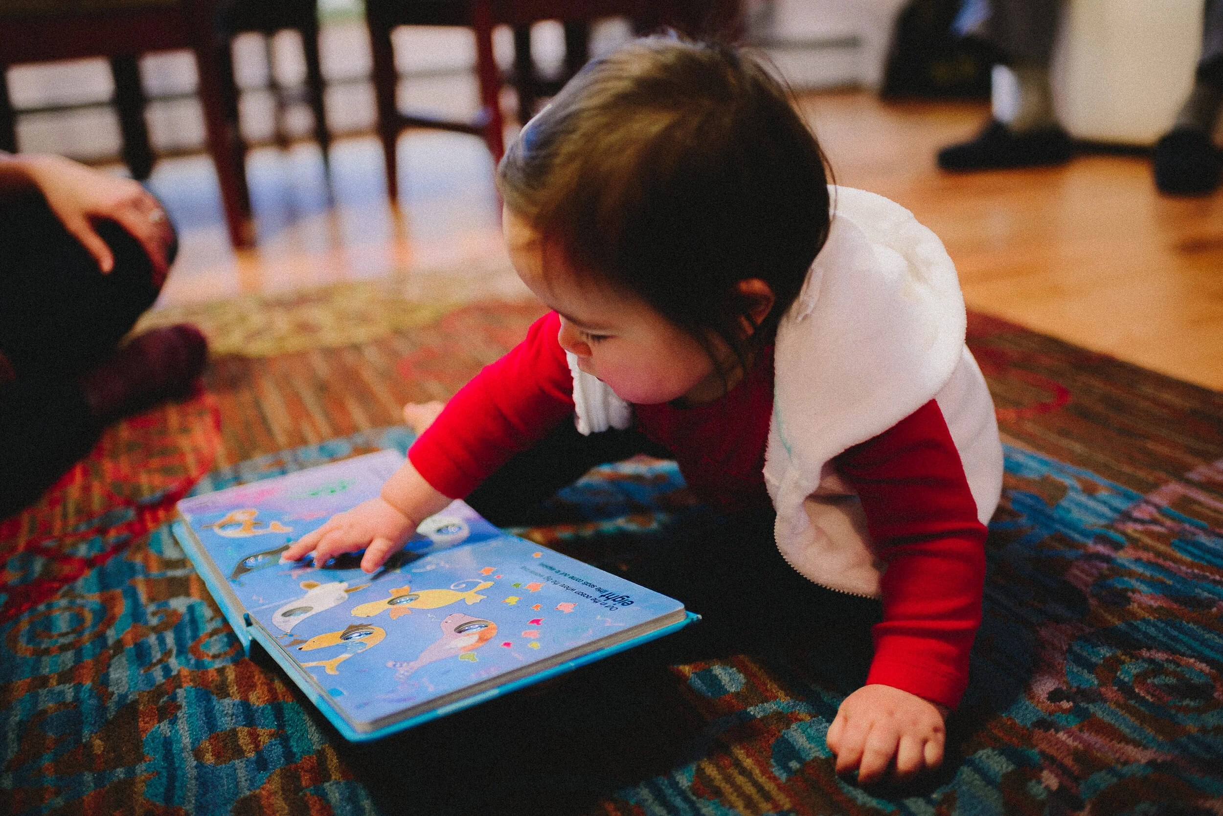 anchorage-in-home-winter-family-session-alaska-photographer-way-up-north-photography (402).jpg
