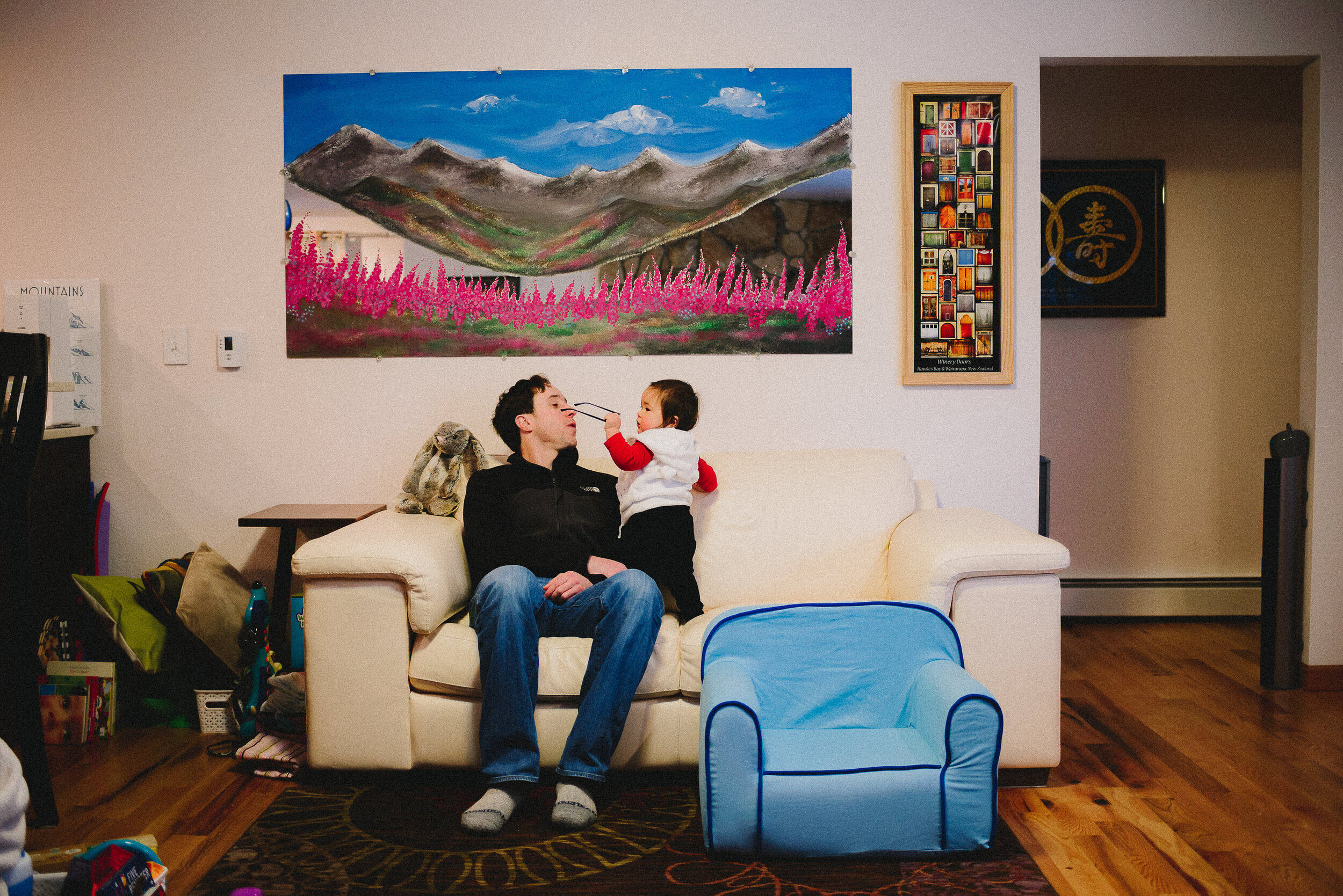 anchorage-in-home-winter-family-session-alaska-photographer-way-up-north-photography (415).jpg