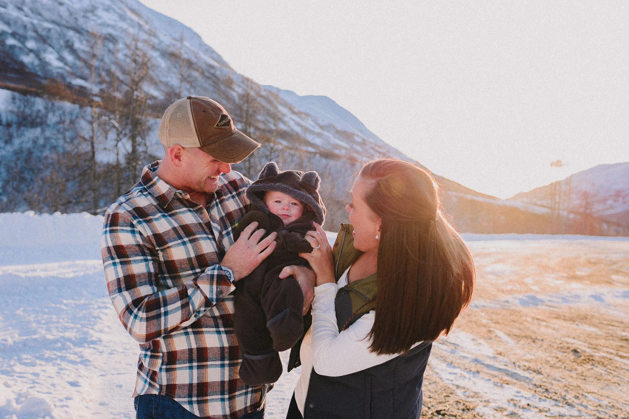 Womack | Hatcher Pass Snowy Family Session