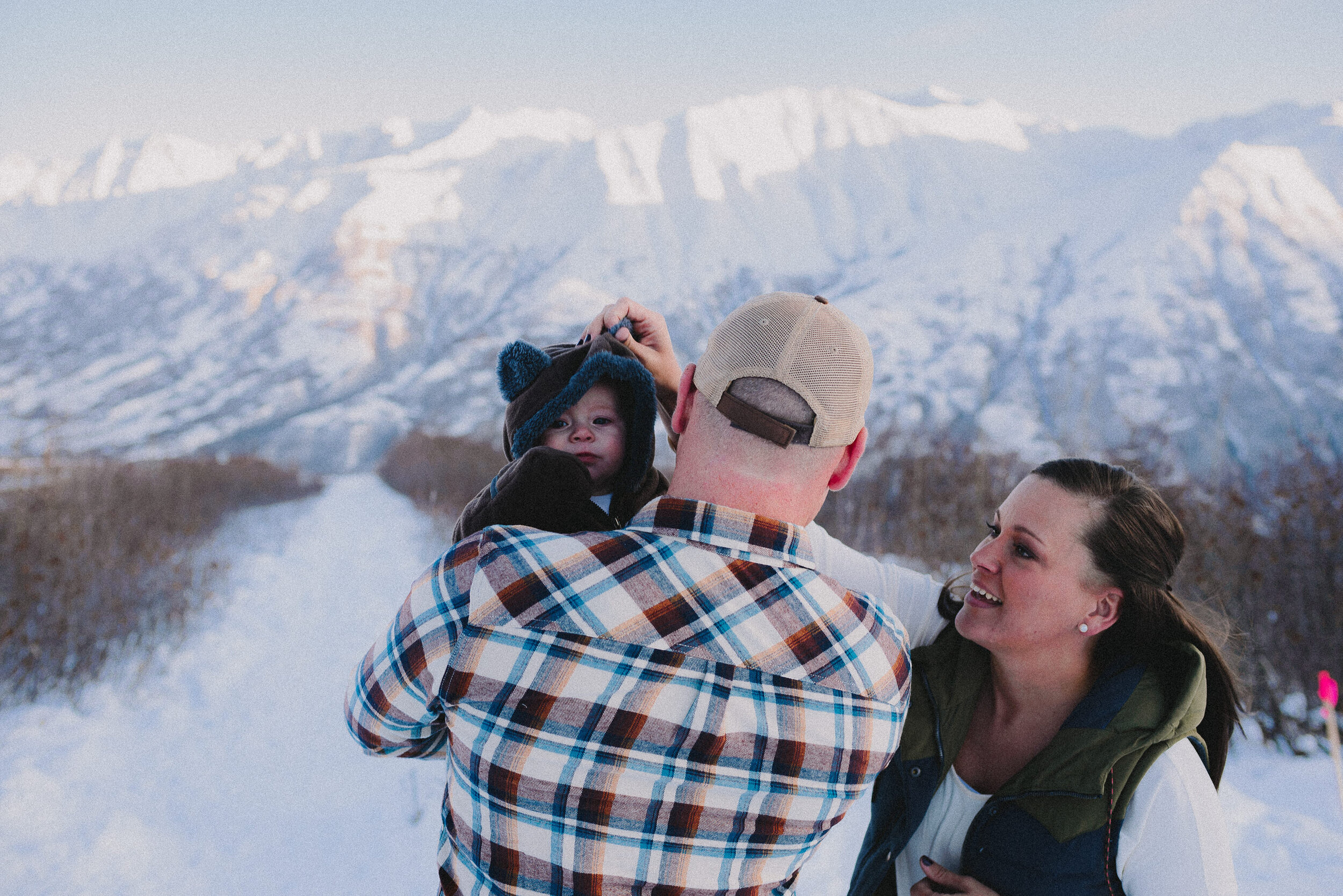 hatcher-pass-snowy-session-alaska-photographer-way-up-north-photography (13).jpg