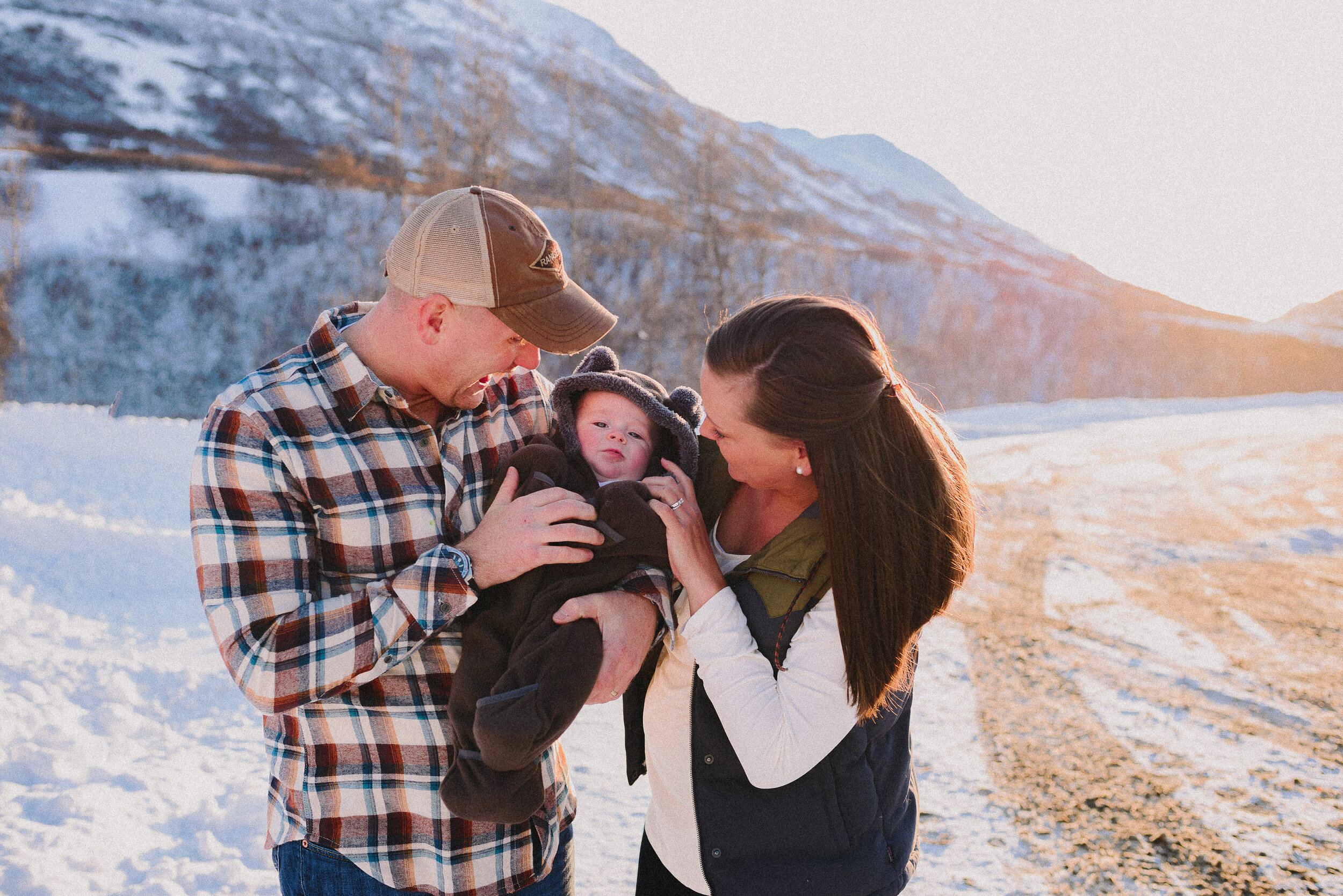 hatcher-pass-snowy-session-alaska-photographer-way-up-north-photography (40).jpg