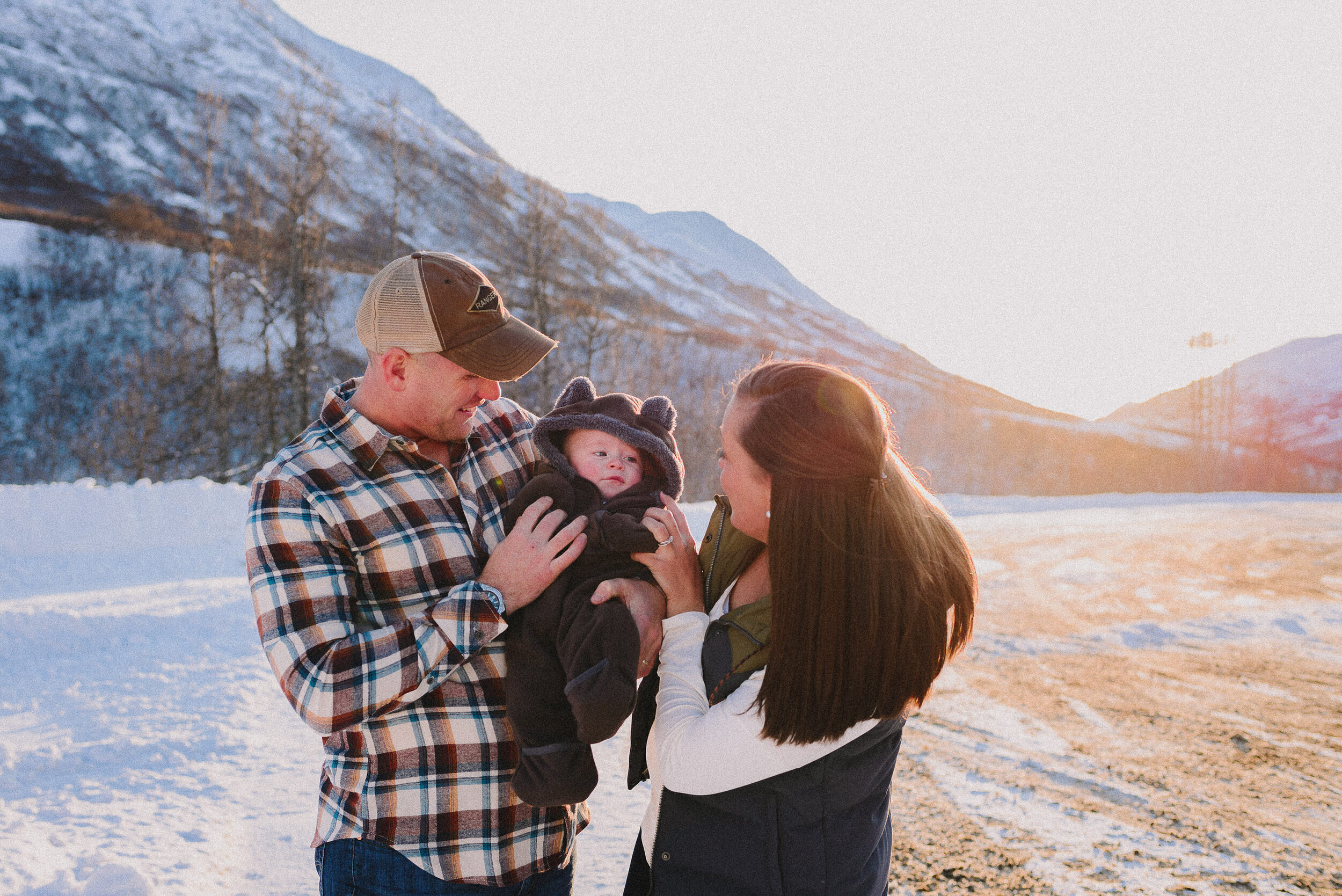 hatcher-pass-snowy-session-alaska-photographer-way-up-north-photography (56).jpg