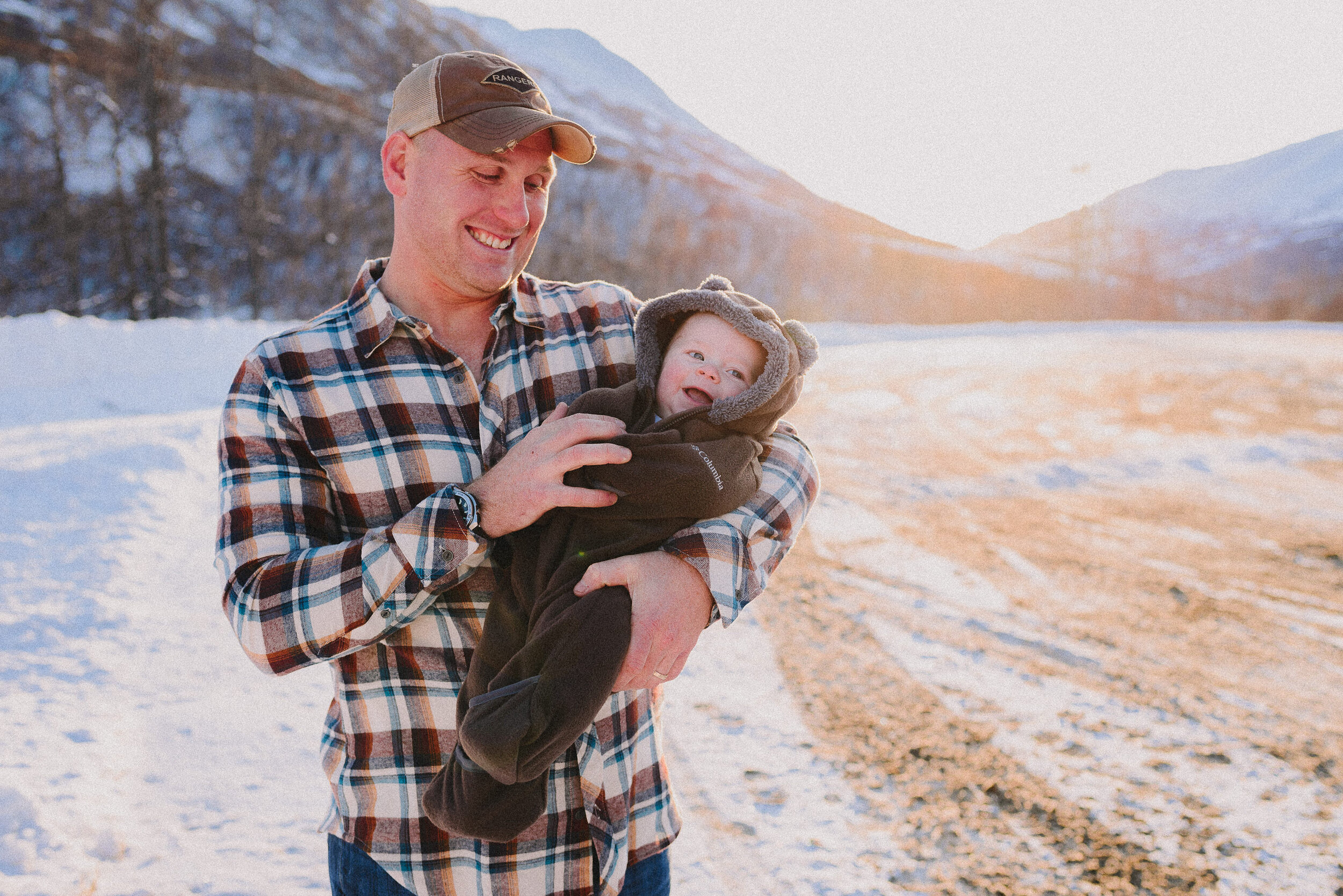 hatcher-pass-snowy-session-alaska-photographer-way-up-north-photography (74).jpg