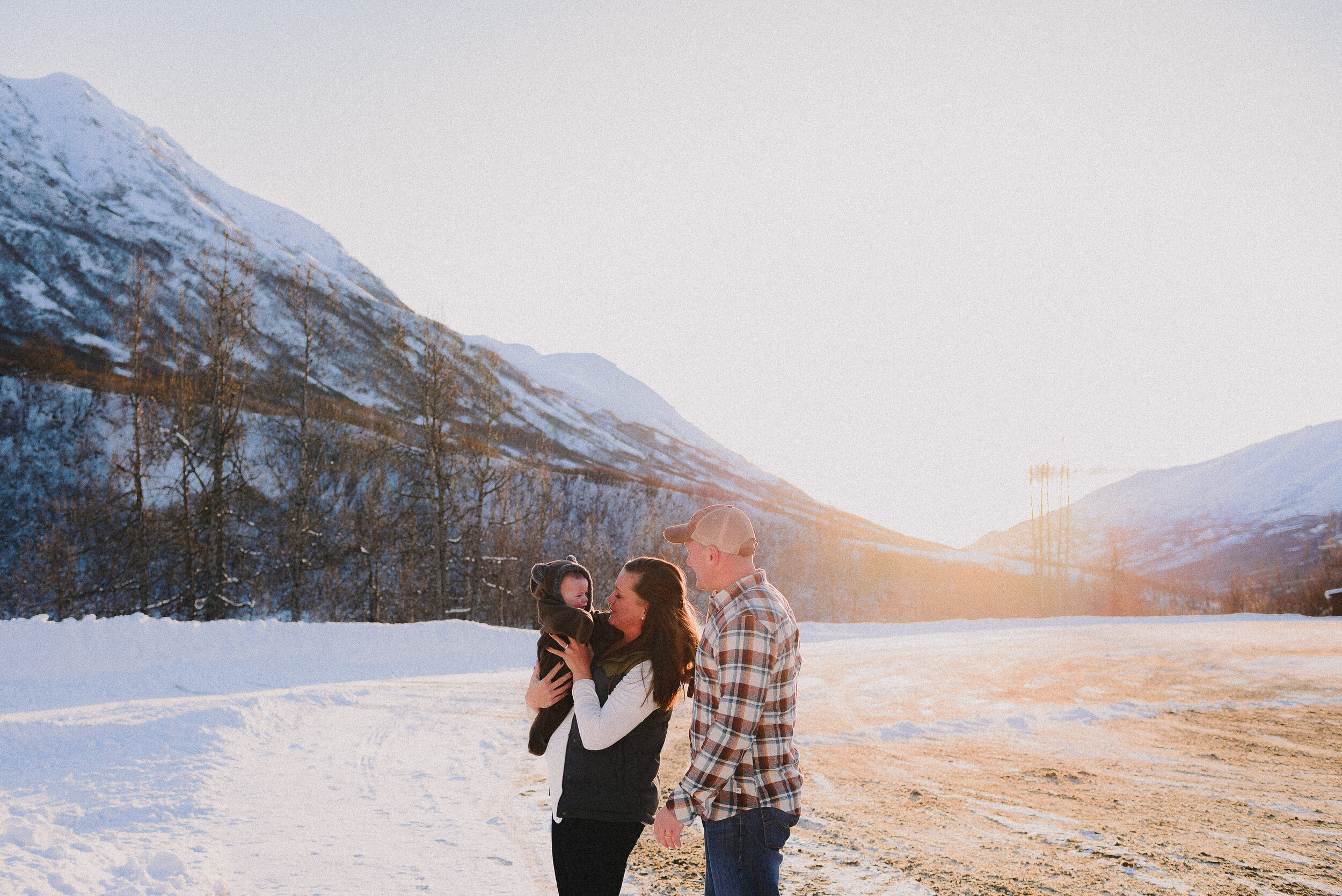 hatcher-pass-snowy-session-alaska-photographer-way-up-north-photography (84).jpg