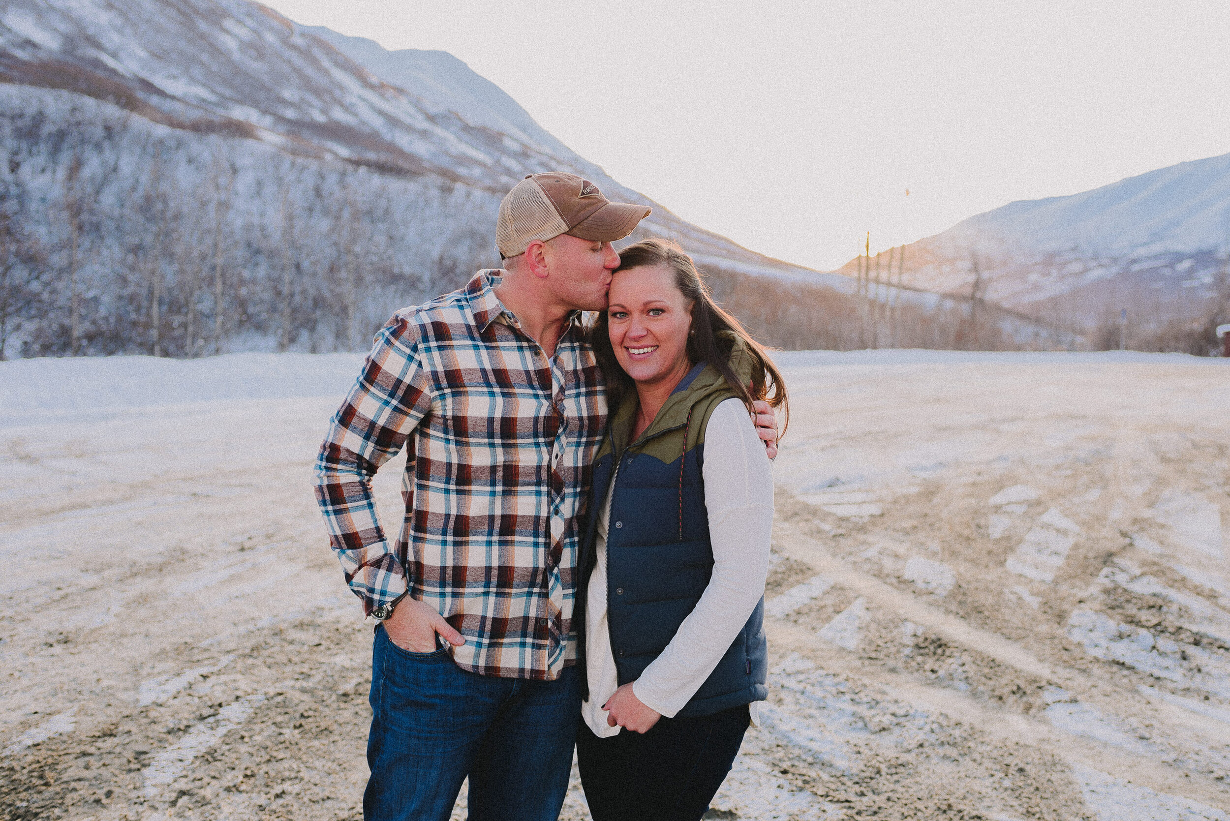 hatcher-pass-snowy-session-alaska-photographer-way-up-north-photography (137).jpg