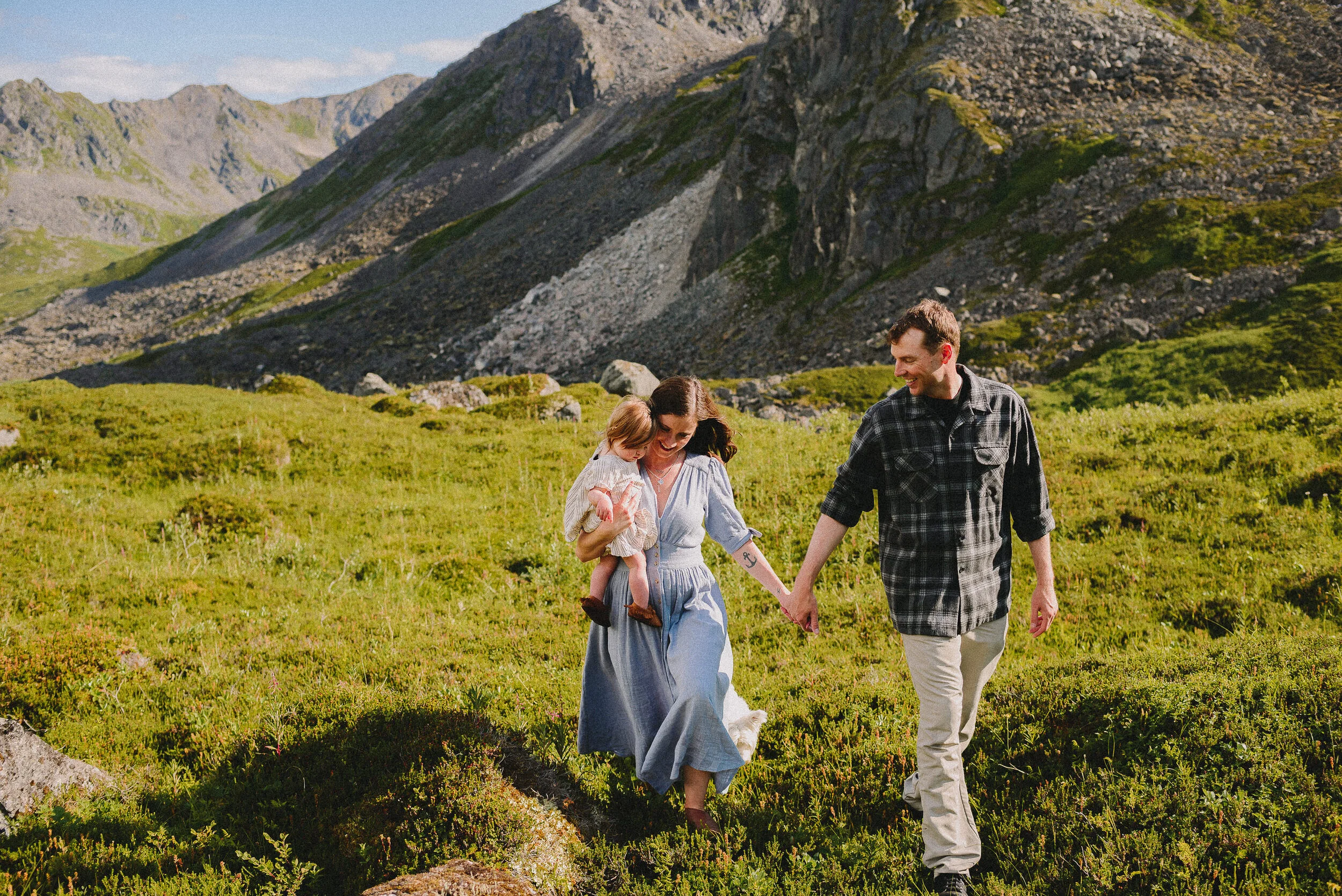hatcher-pass-adventure-family-session-alaska-photographer-way-up-north-photography (278).jpg