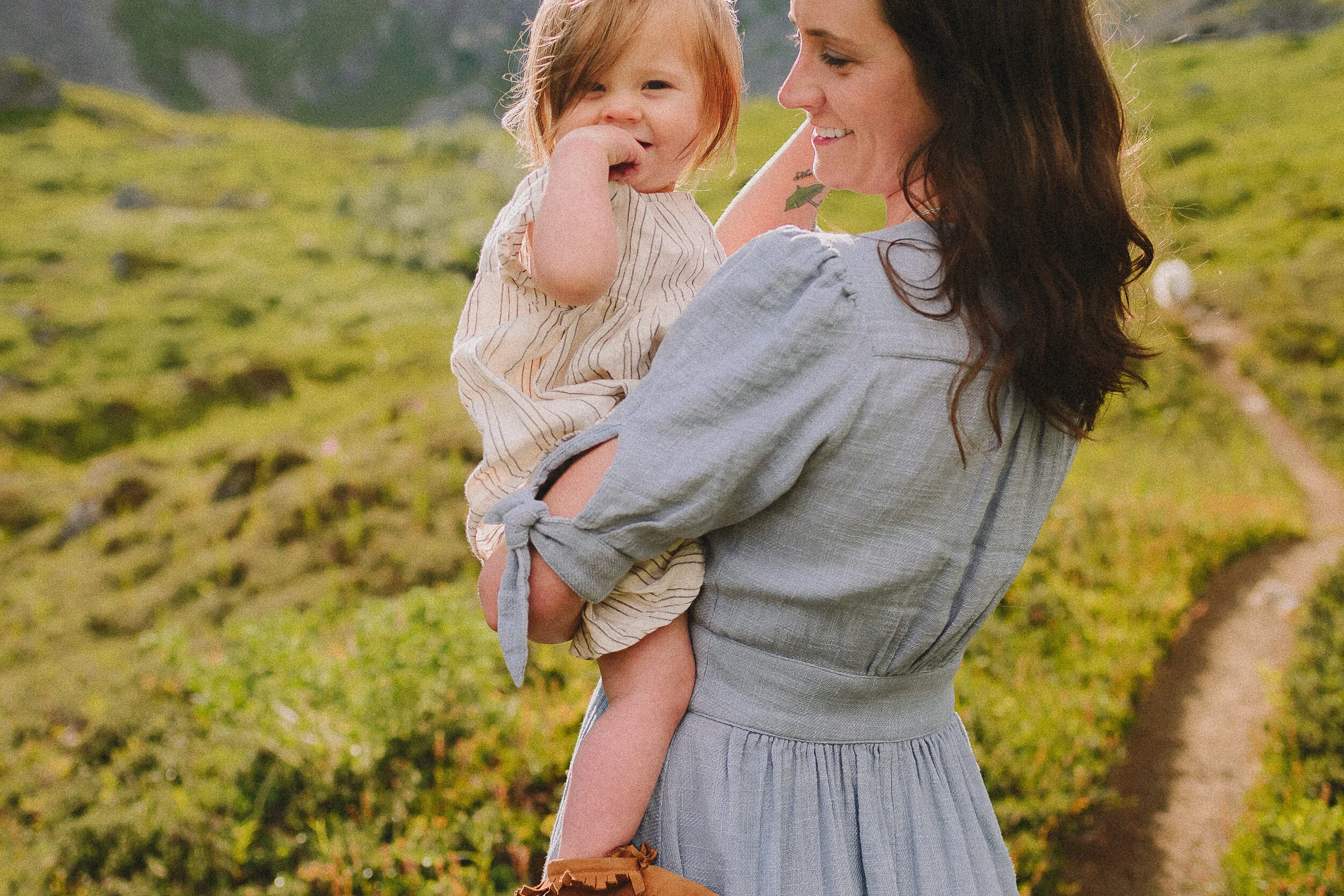hatcher-pass-adventure-family-session-alaska-photographer-way-up-north-photography (387).jpg