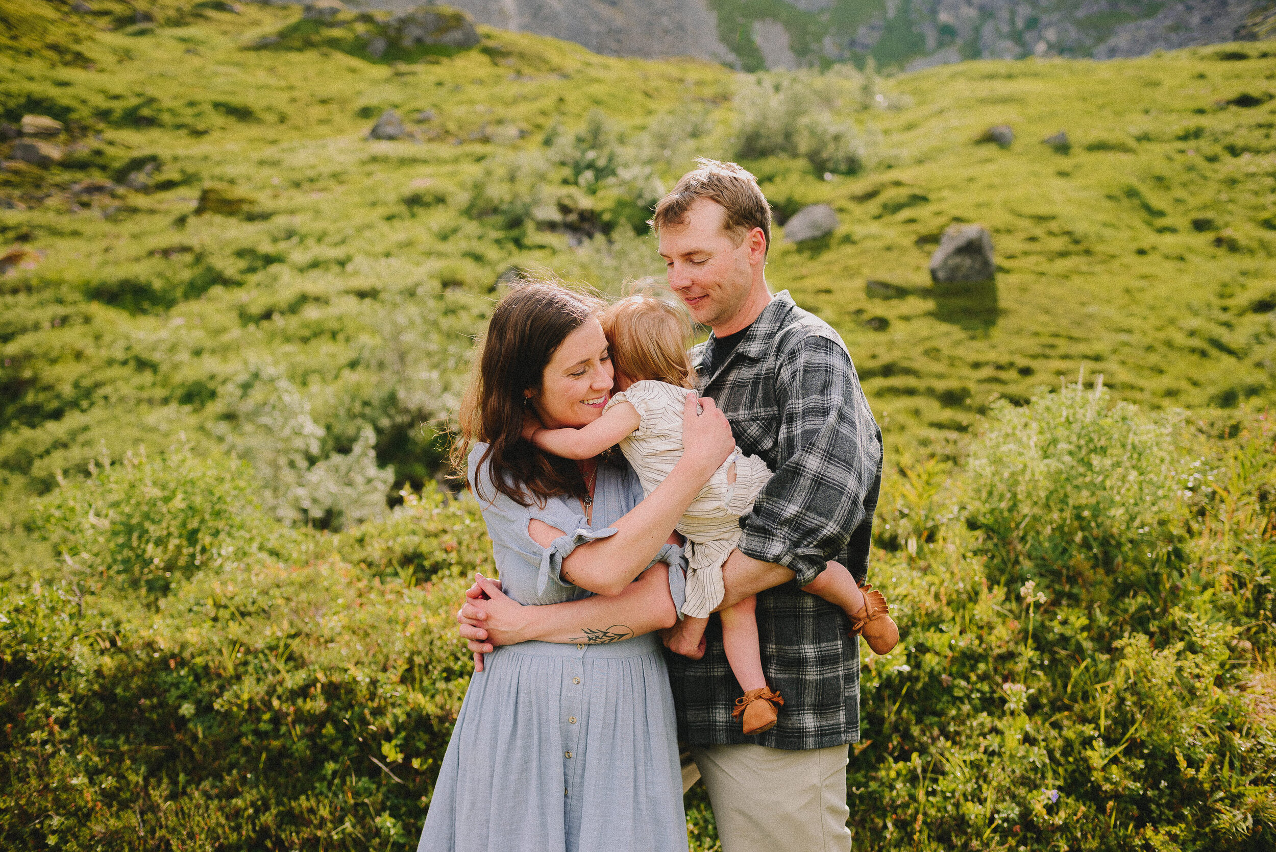 hatcher-pass-adventure-family-session-alaska-photographer-way-up-north-photography (418).jpg