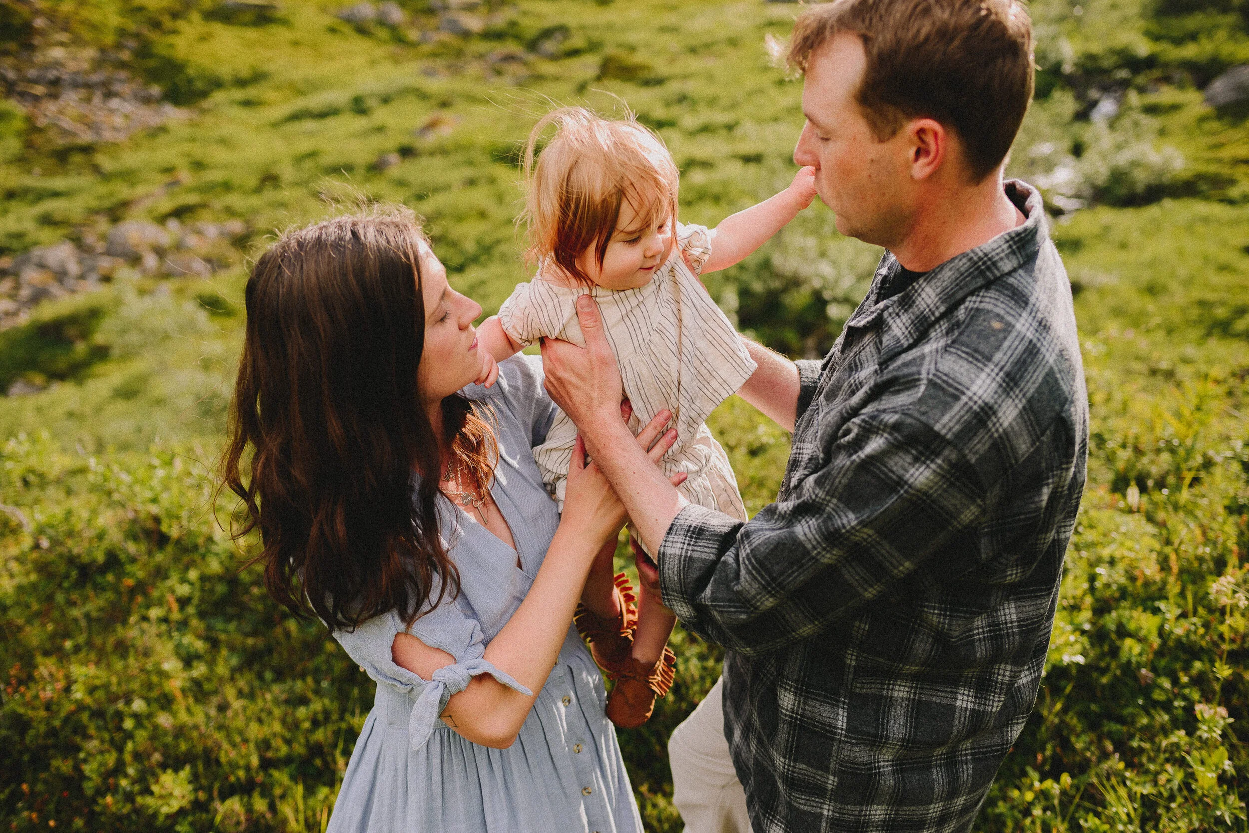 hatcher-pass-adventure-family-session-alaska-photographer-way-up-north-photography (428).jpg