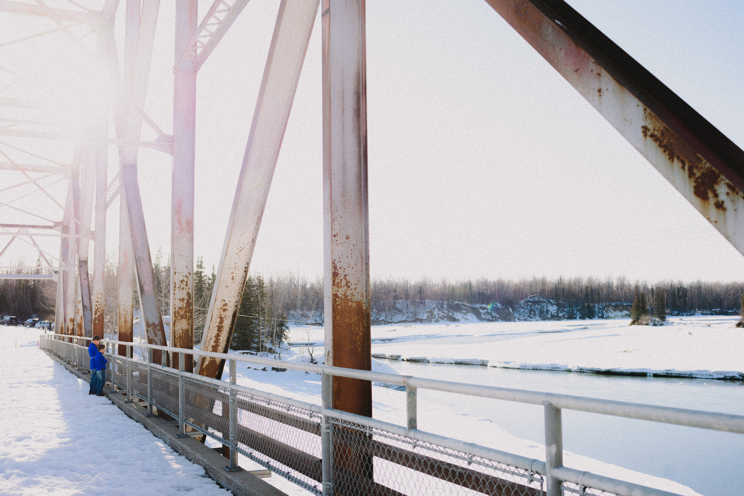 old-matanuska-bridge-winter-family-session-palmer-alaska-way-up-north-photography (78).jpg