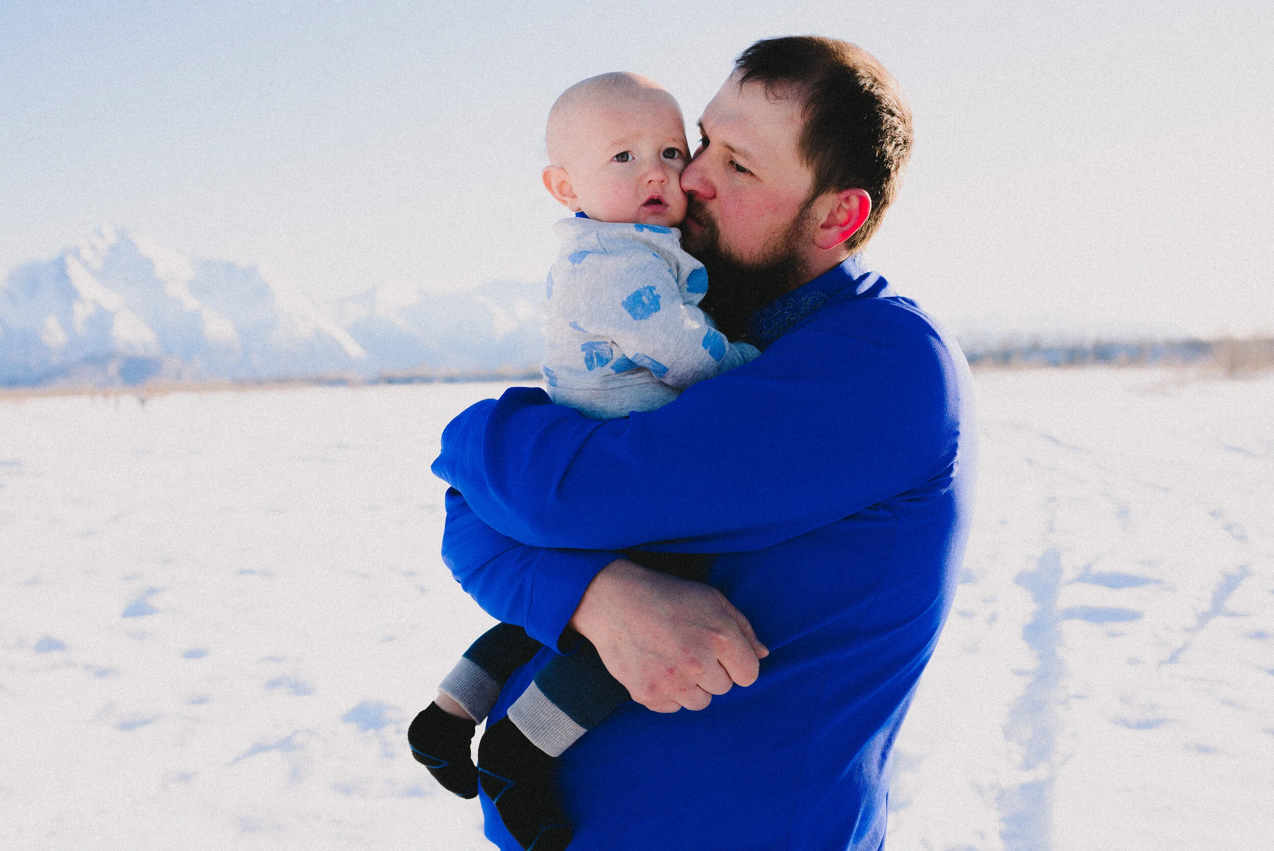 old-matanuska-bridge-winter-family-session-palmer-alaska-way-up-north-photography (269).jpg