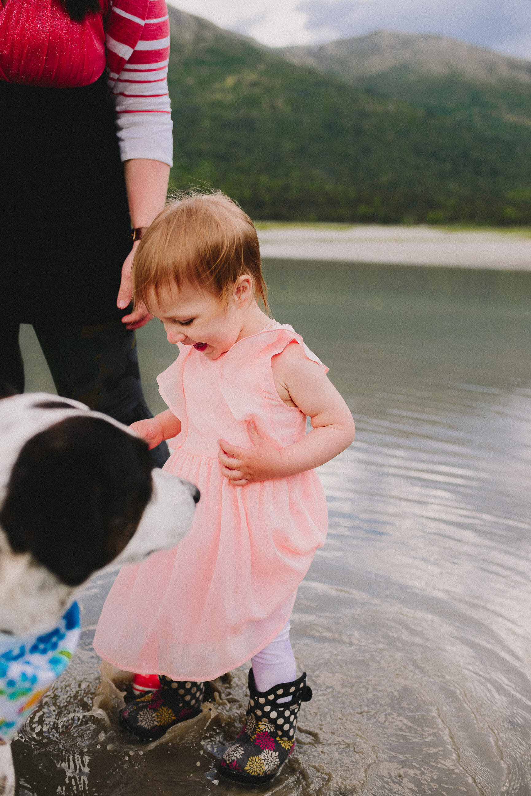 eklutna-lake-summer-family-session-alaska-photographer-way-up-north-photography (70).jpg